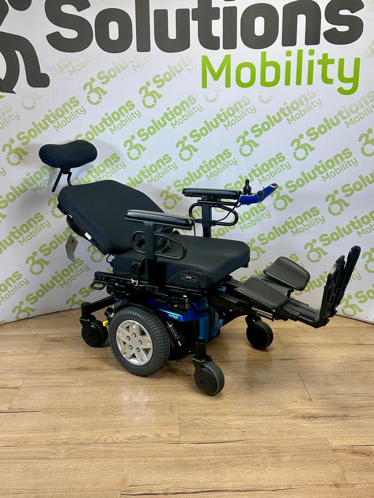 Pride Q6 Edge HD 4MPH Electric Tilt Recline Footplate Mobility Powerchair