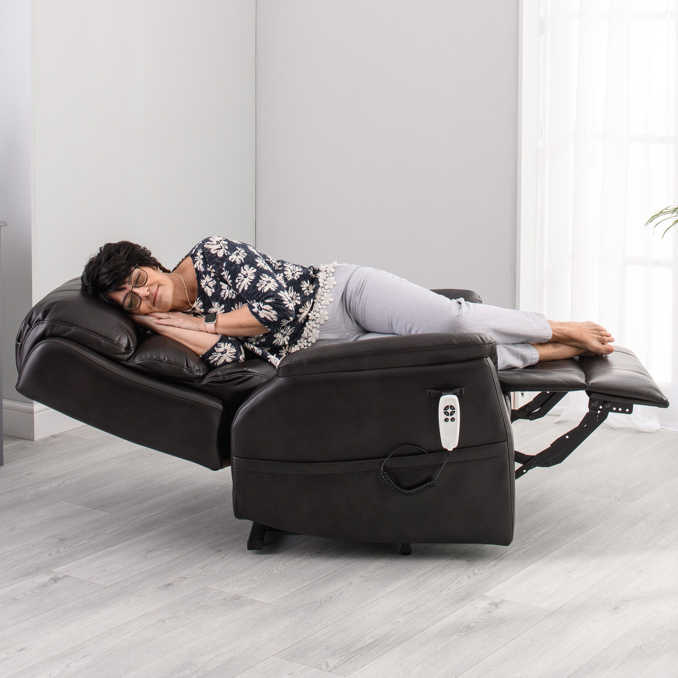 The Avon - Dual Motor Riser Recliner – Solutions Mobility