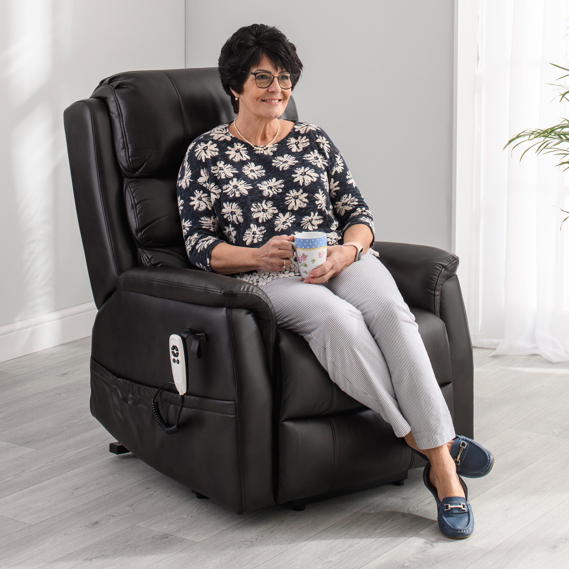 The Avon - Dual Motor Riser Recliner – Solutions Mobility