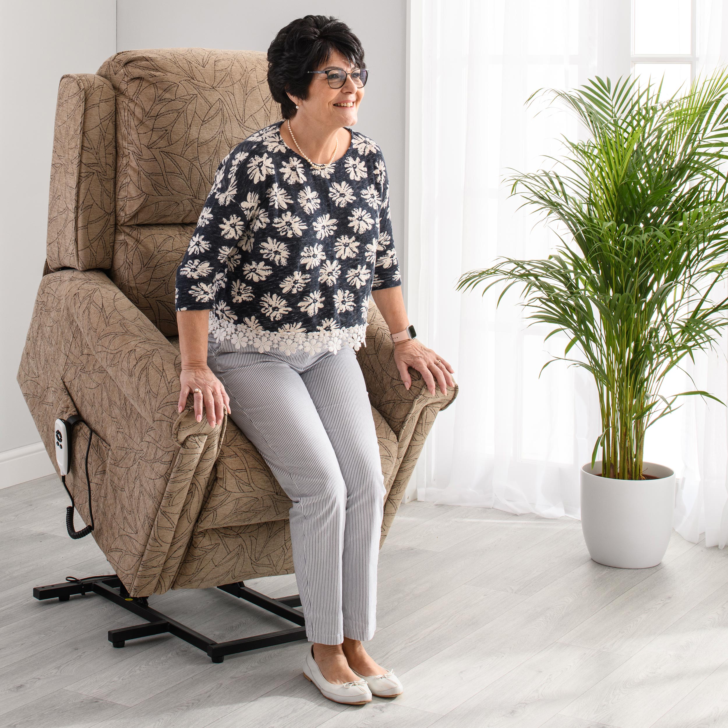 The Bourne - Dual Motor Riser Recliner – Solutions Mobility