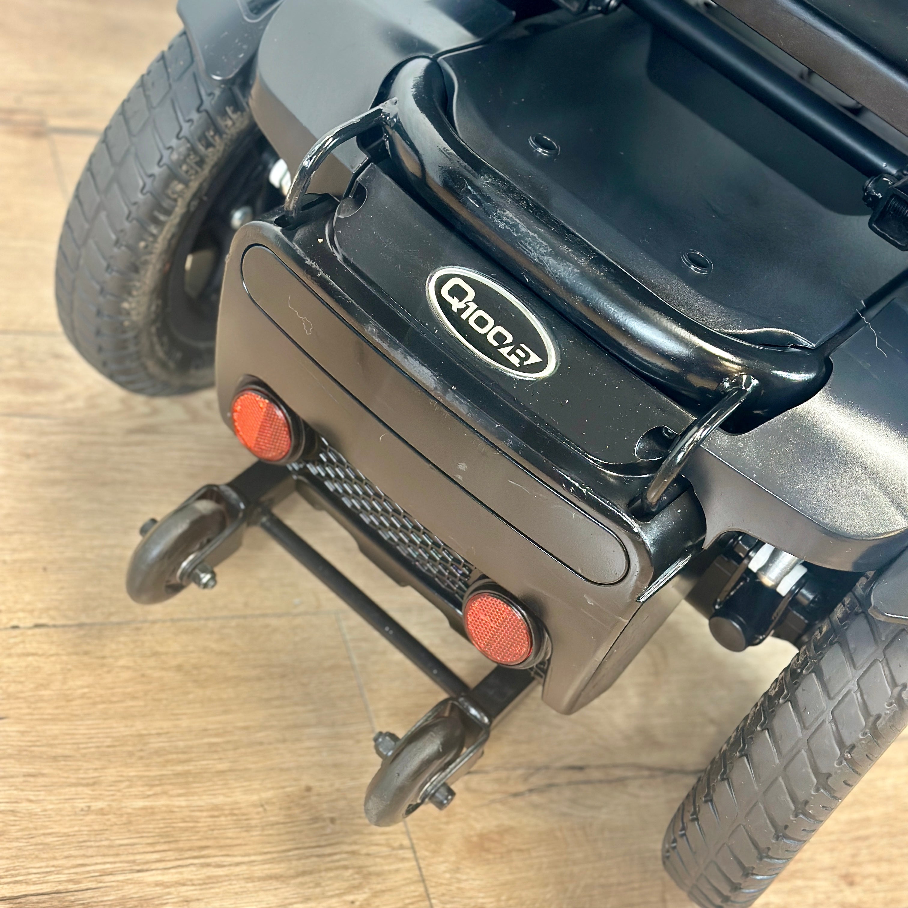 Quickie Q100R Powerchair - Narrow 4mph Rear Wheel Drive