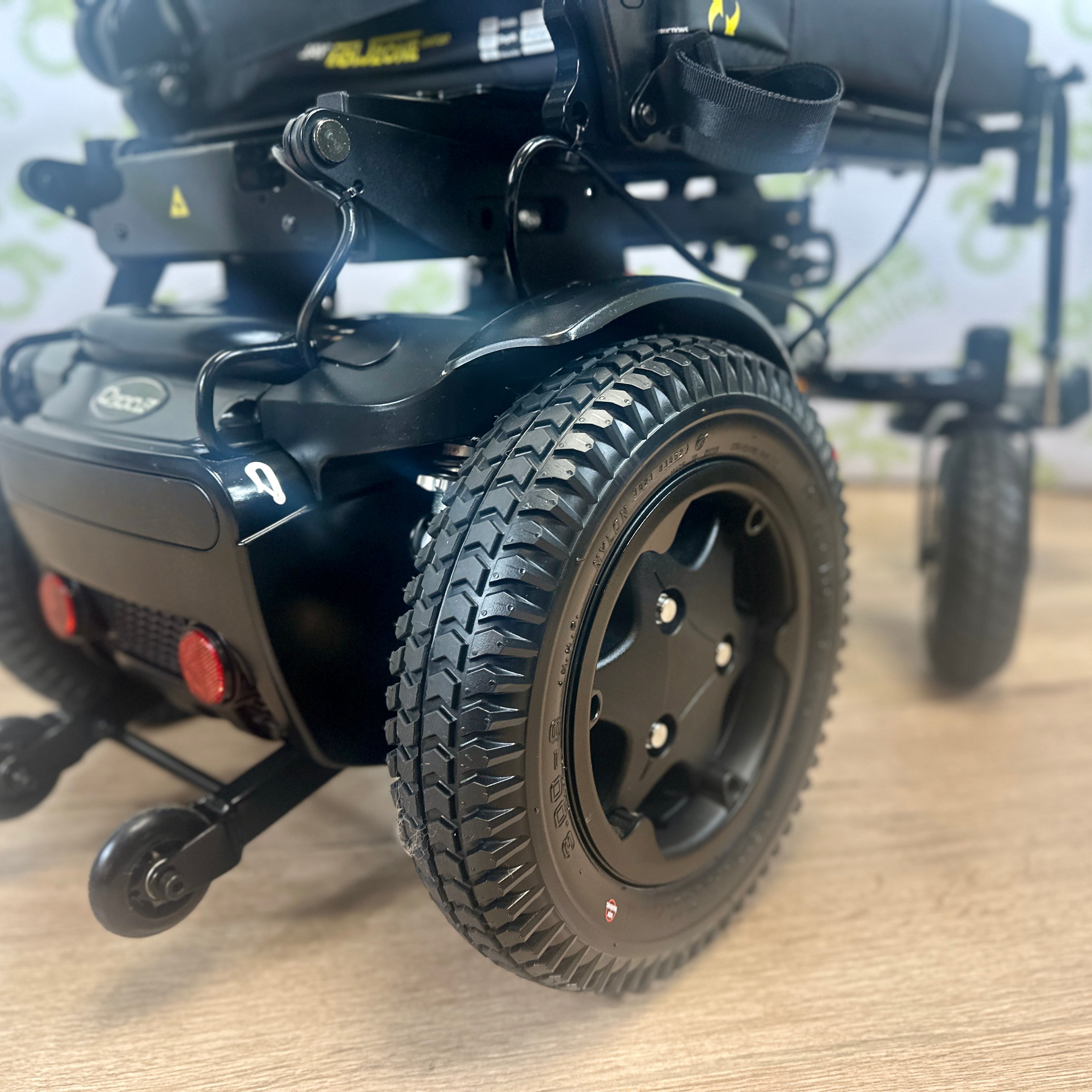 Quickie Q300r 4mph RWD  Electric Tilt Mobility Powerchair