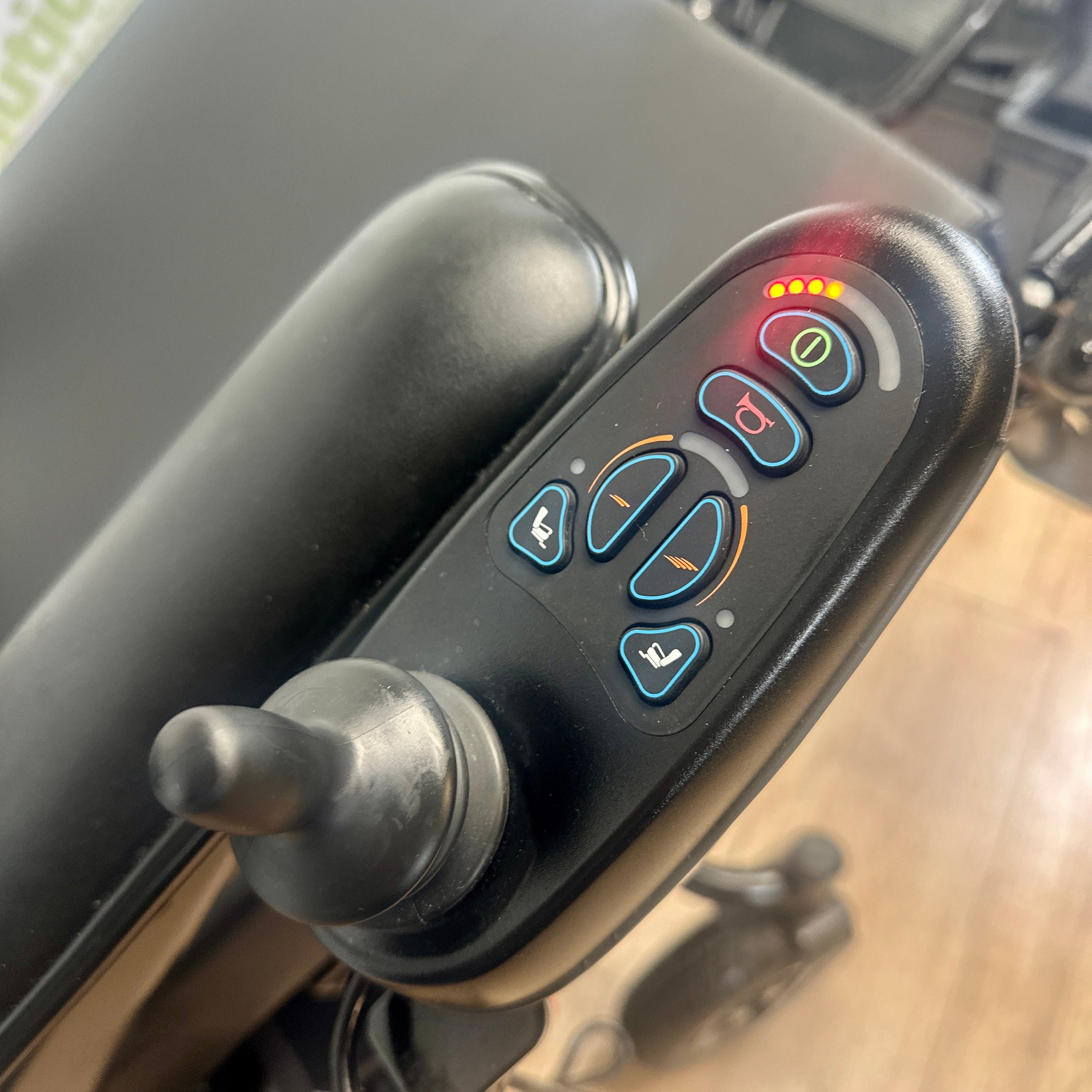 Quickie Q300r 4mph RWD  Electric Tilt Mobility Powerchair