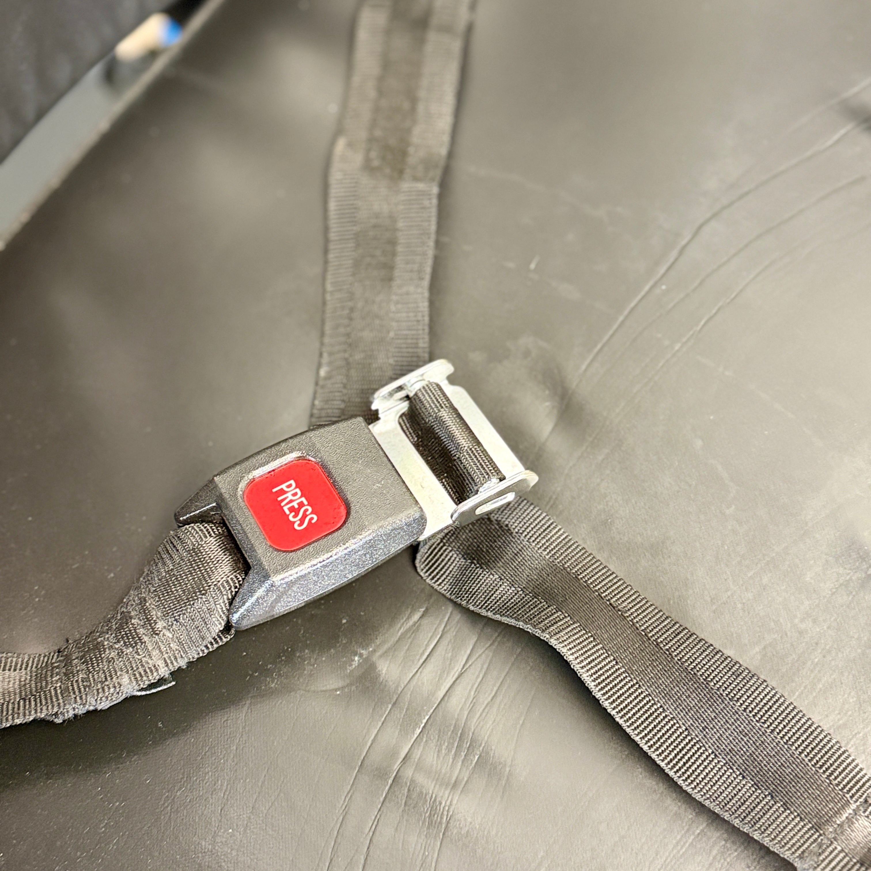 Quickie Q500M MWD 6mph Power chair Scooter -  Electric Seat Riser and Tilt,  Centre Footplate, Lights