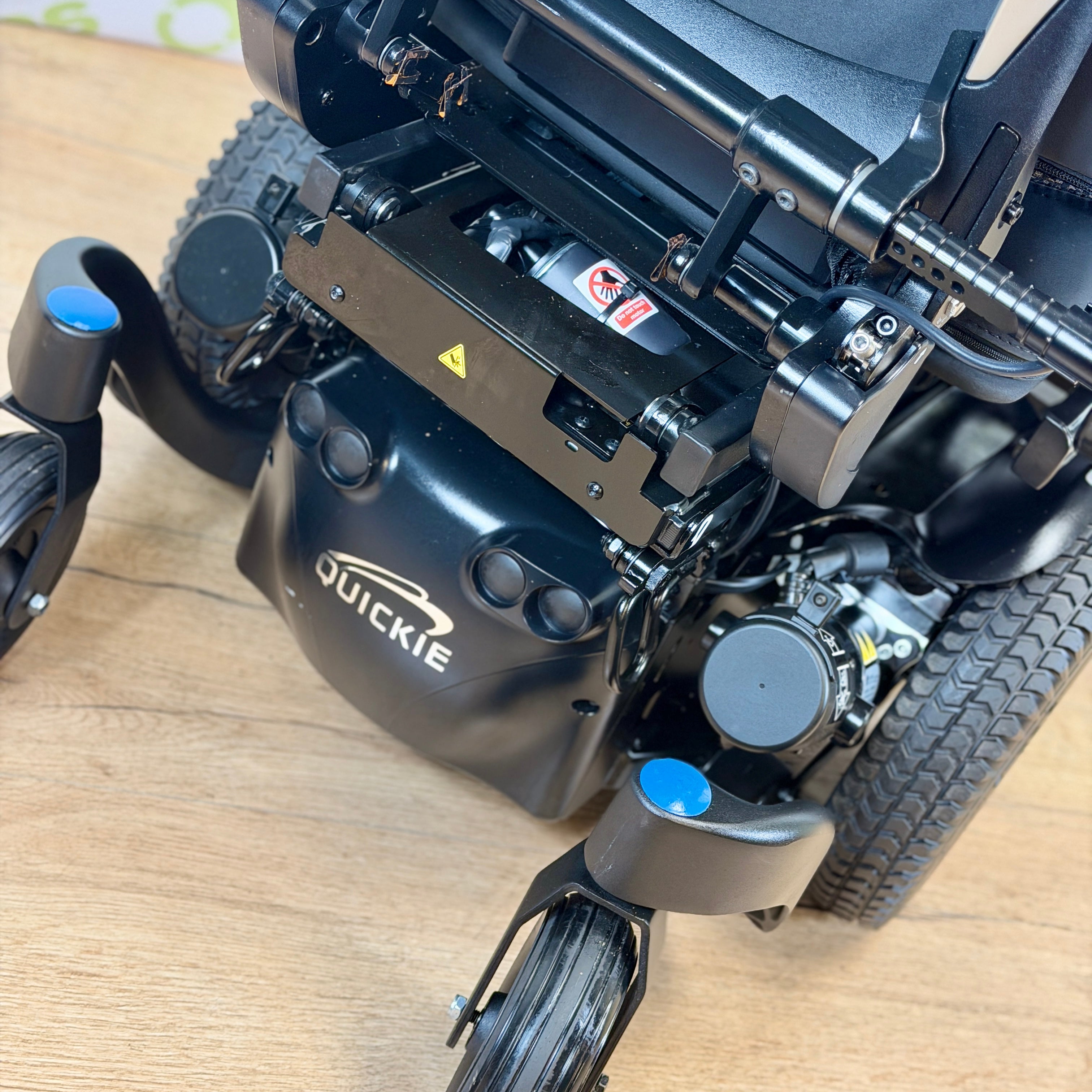 Quickie Q500M MWD 4mph Power chair Scooter Electric Seat Tilt Manual Elevating Legrests