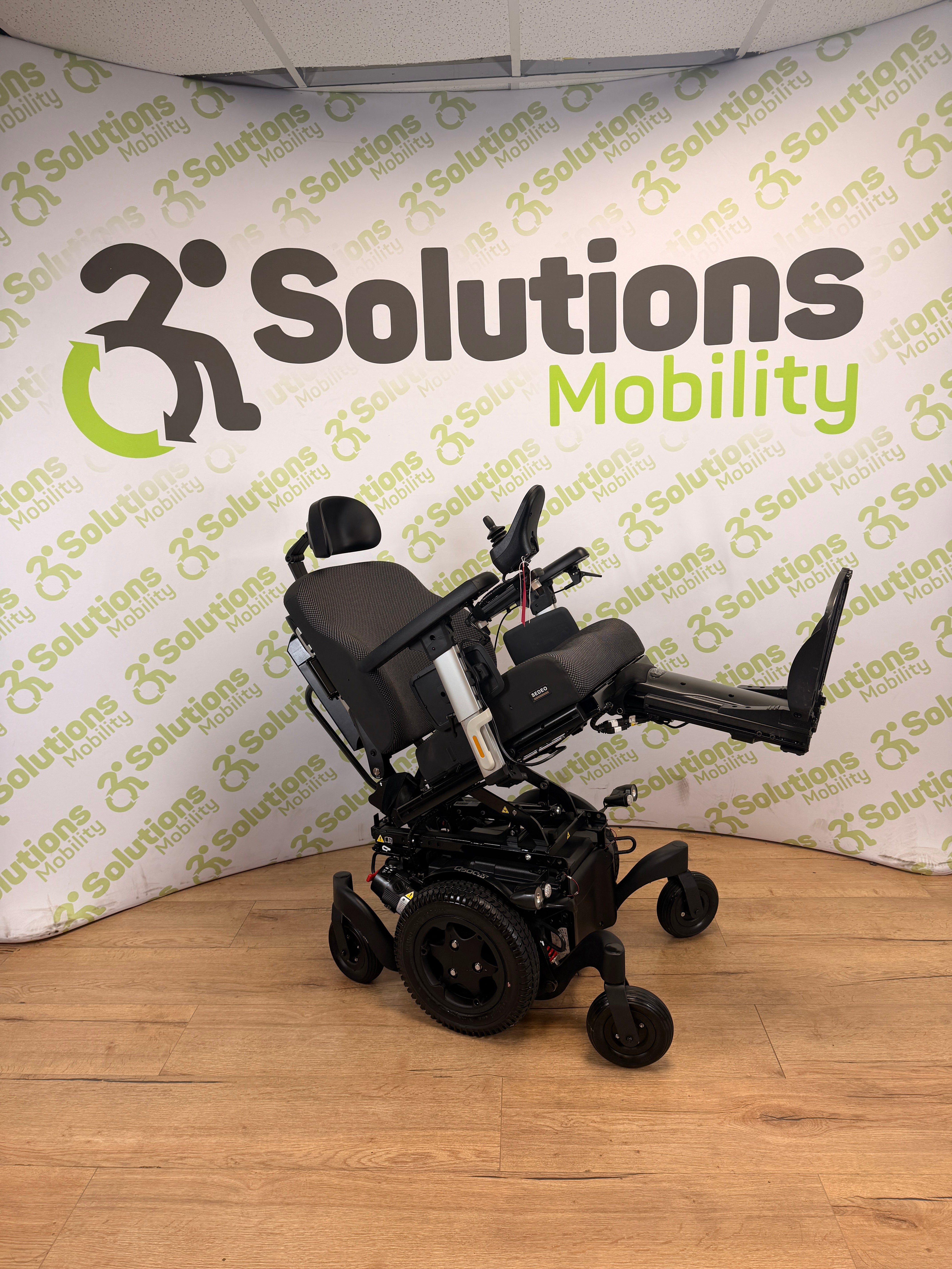 Quickie Q500M MWD 6mph Powerchair Electric Tilt, Footplate, Lights 2025