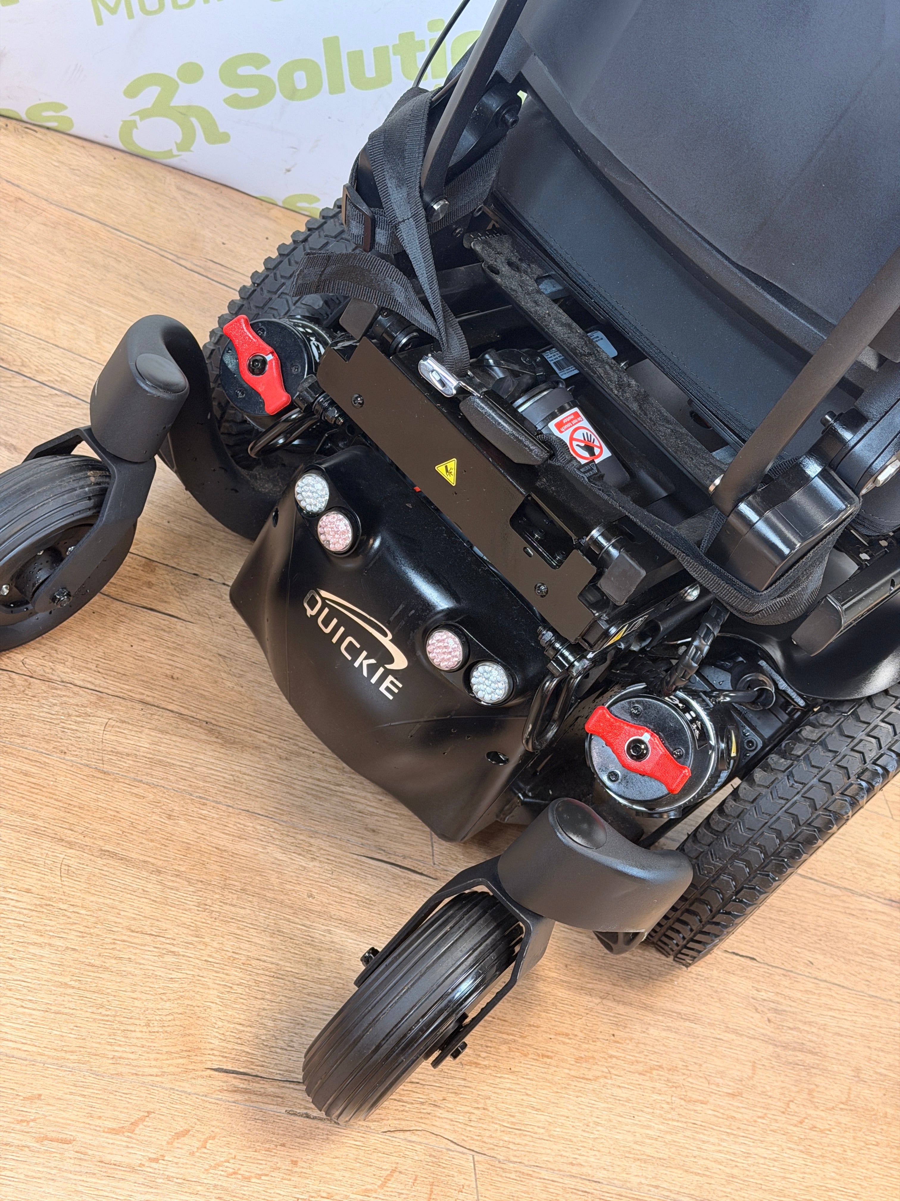 Quickie Q500M MWD 6mph Powerchair Electric Tilt, Footplate, Lights 2025