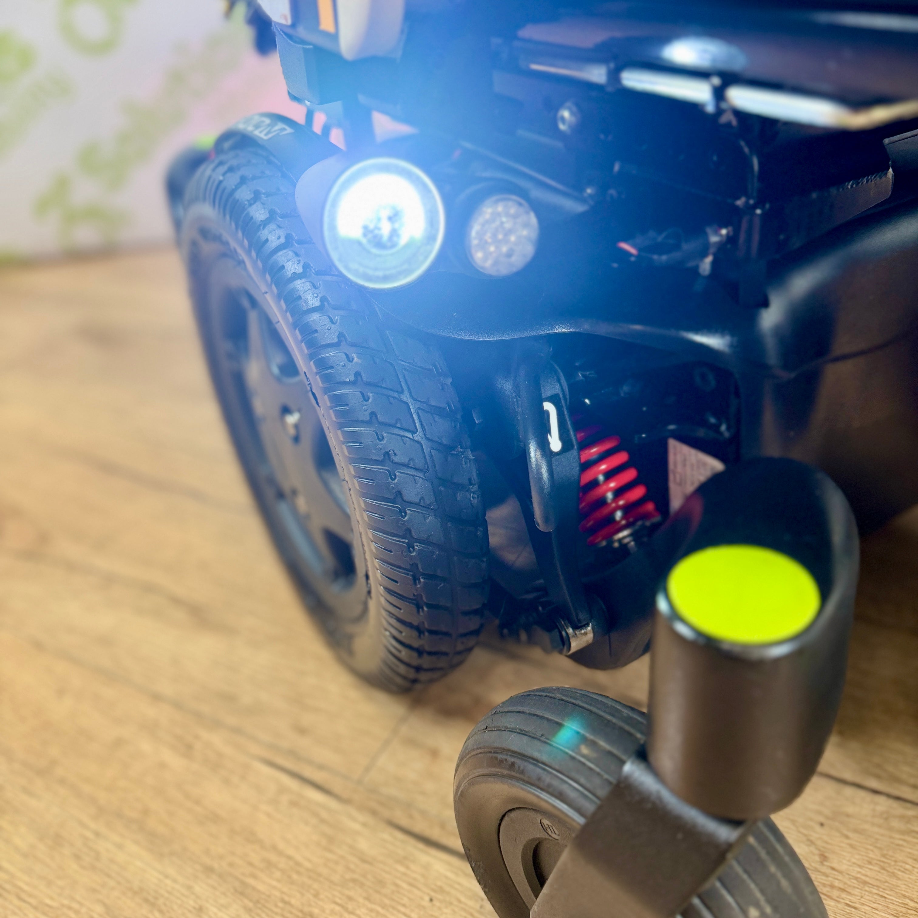 Quickie Q500M MWD 6mph Power chair Scooter Electric Rise Tilt Backrest Recline