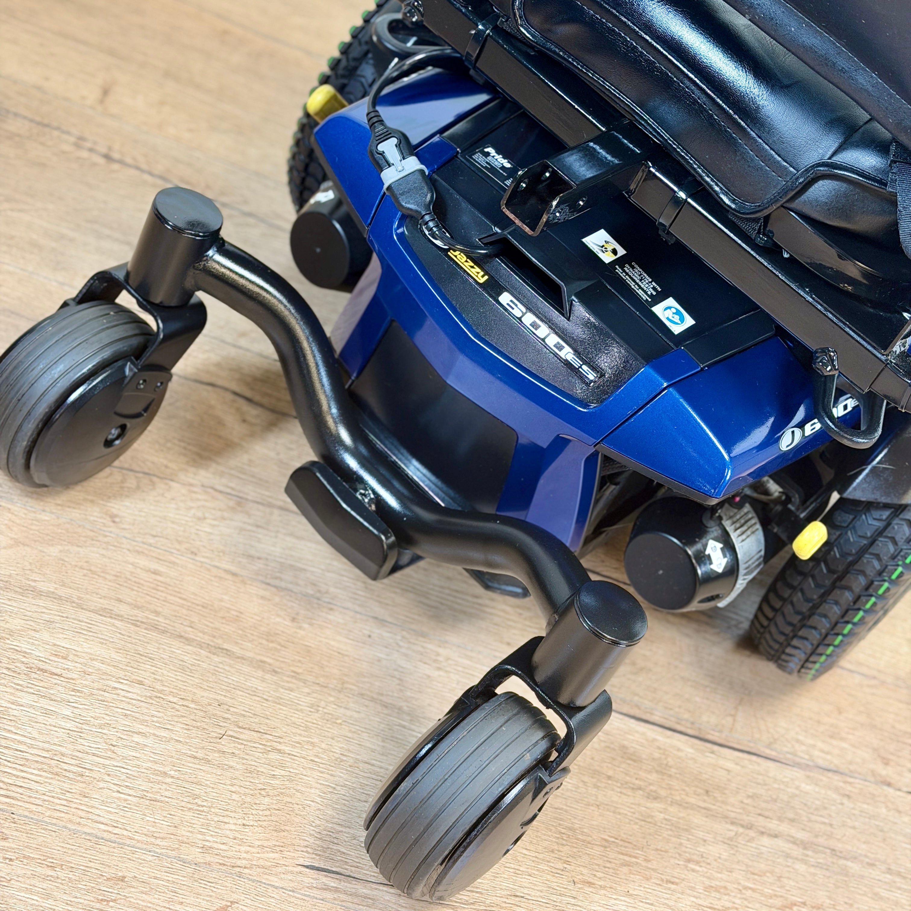 Pride Jazzy 600ES 4mph Mid Wheel Drive Electric Mobility Powerchair