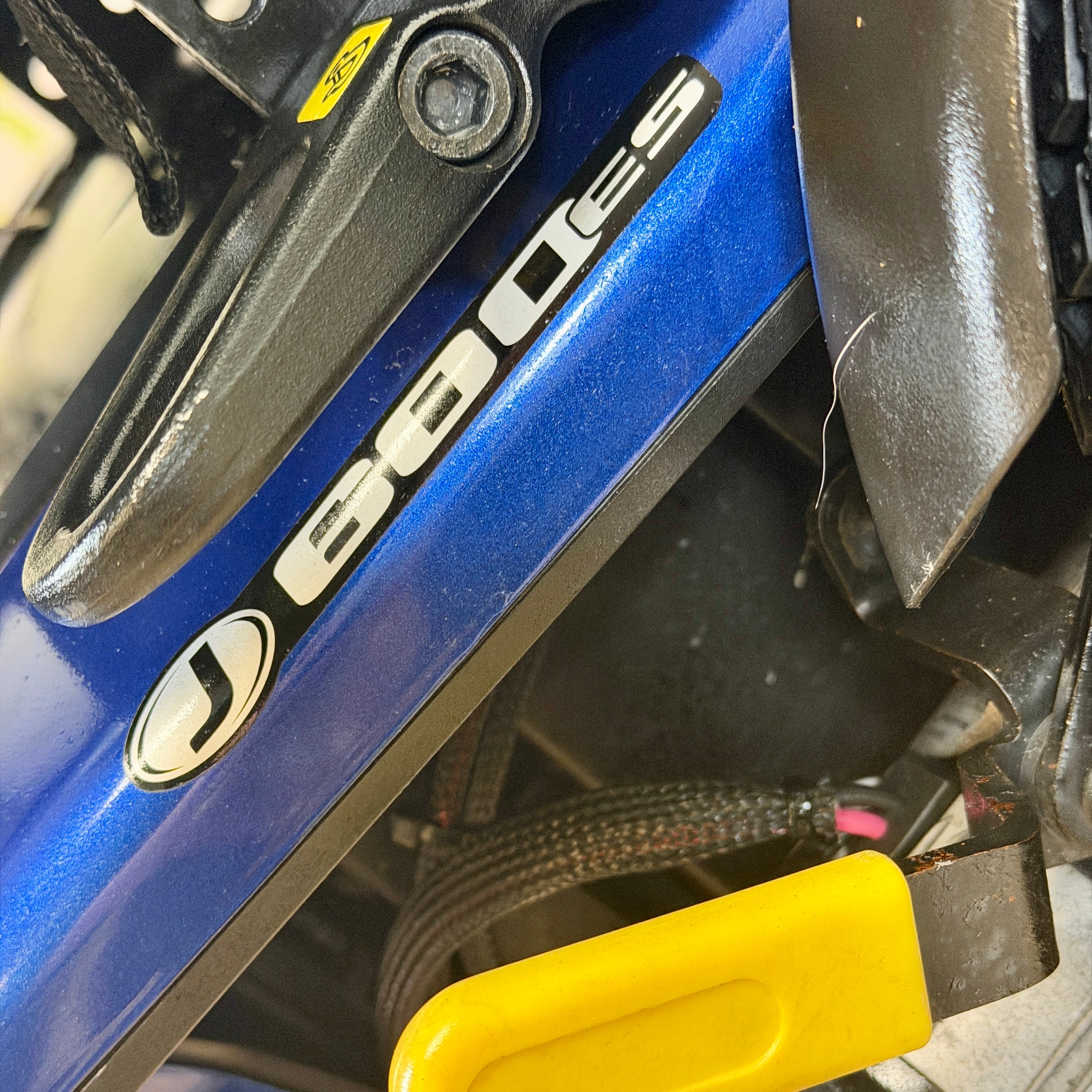 Pride Jazzy 600ES 4mph Mid Wheel Drive Electric Mobility Powerchair