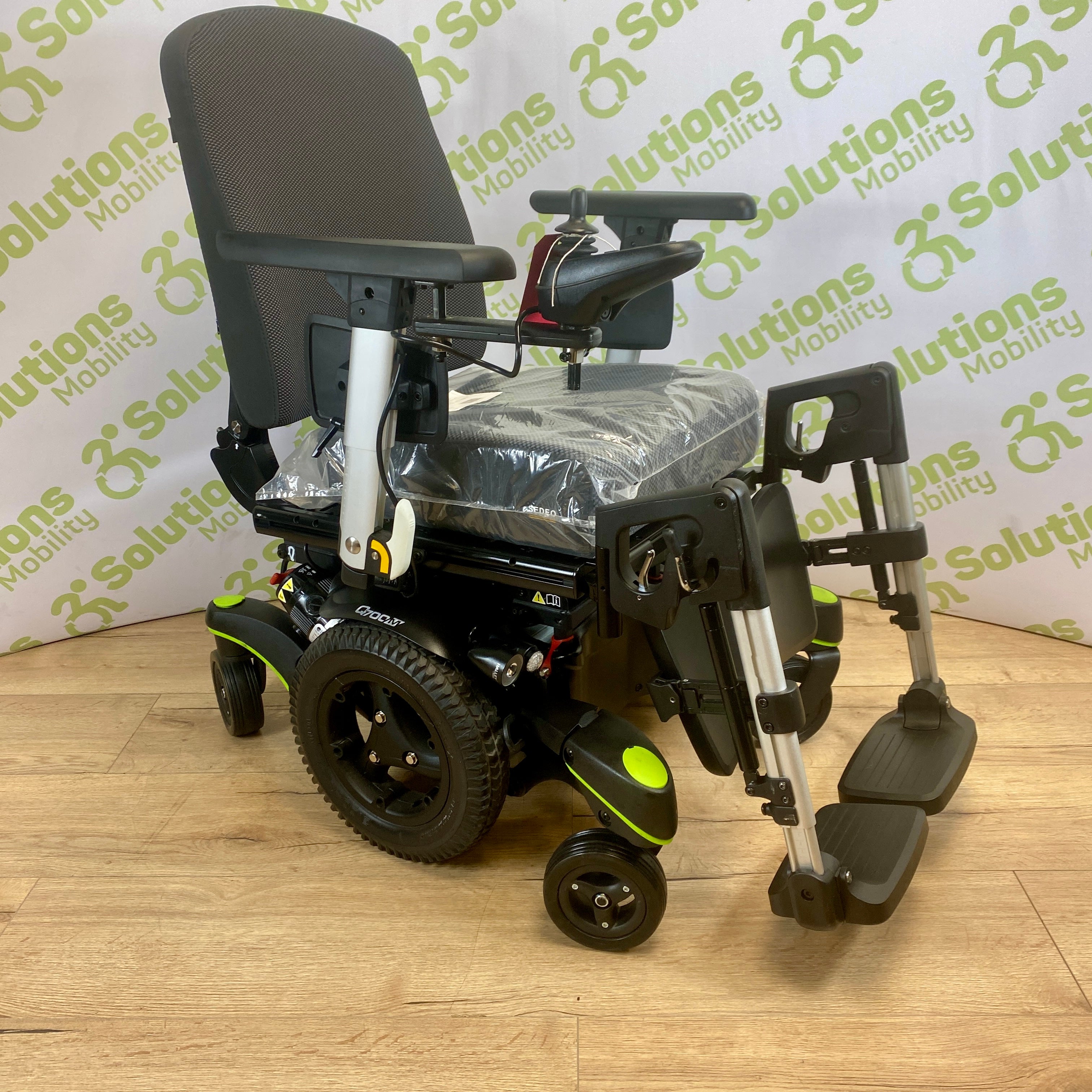 Quickie Q700M Rare 6mph Electric Seat Tilt, Lights ,Hydraulic leg rests ,Mobility Powerchair