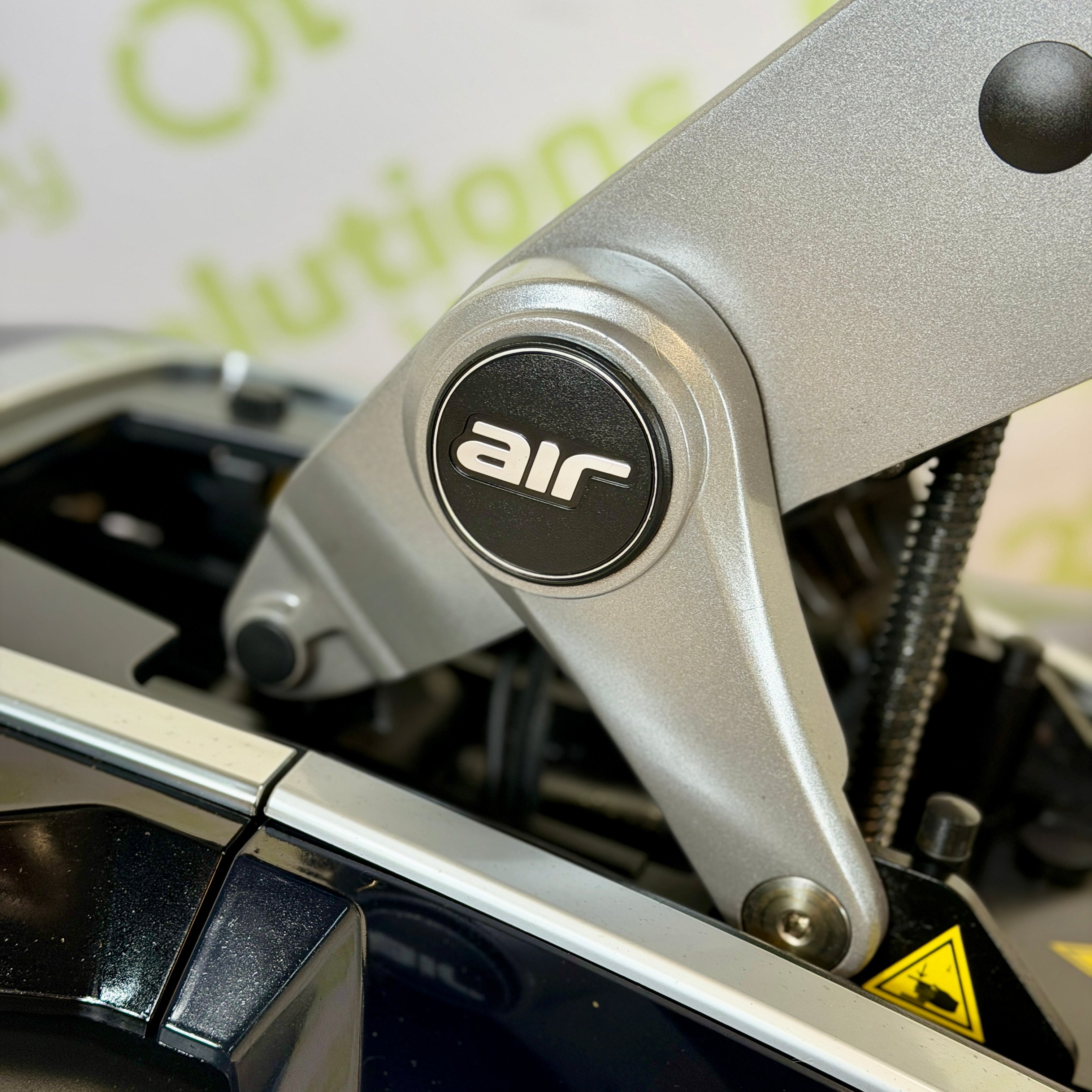 Pride Jazzy Air 2 4mph Electric Seat Rising Mobility Powerchair Scooter