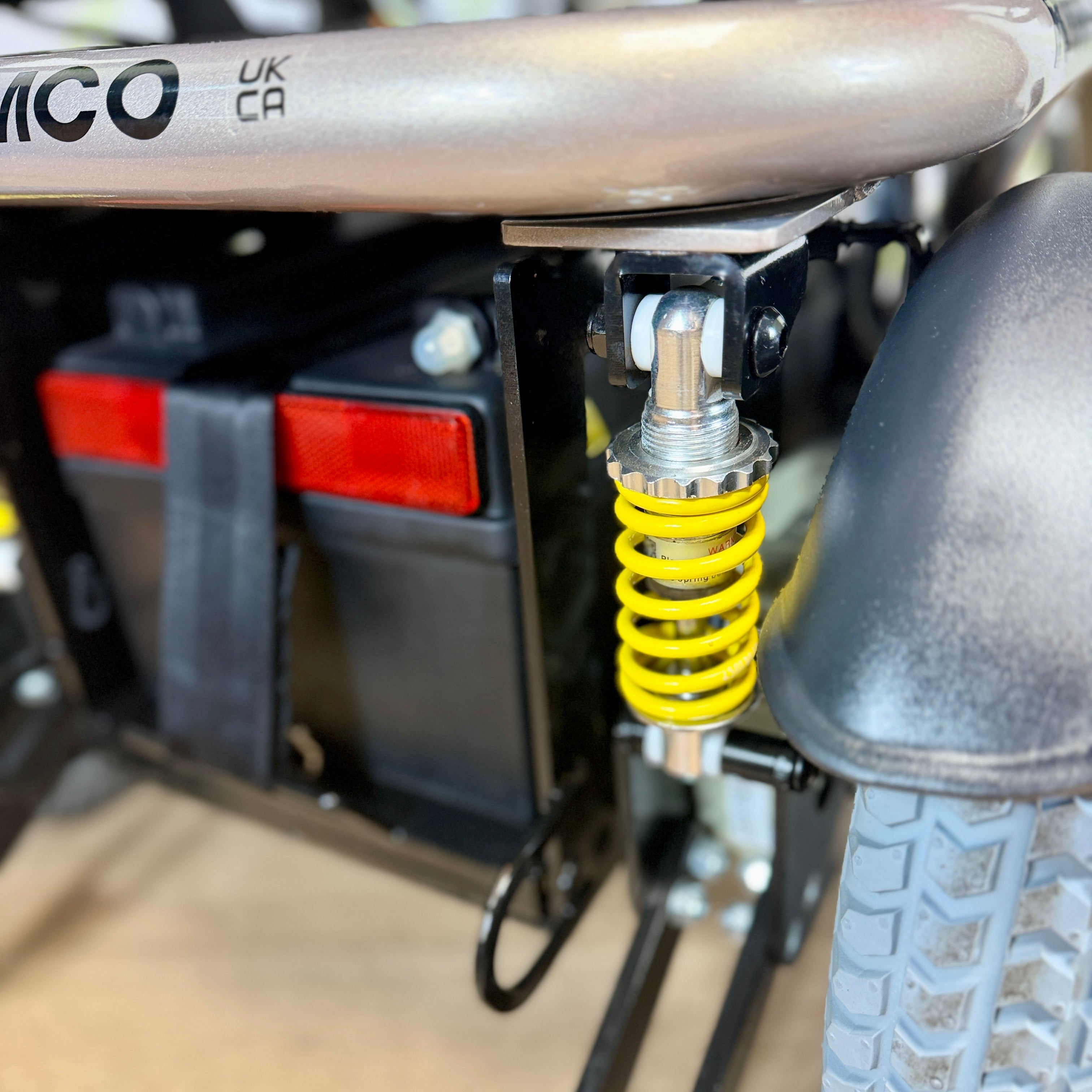 Kymco K Activ CAPTAIN SEAT 6mph Powerchair - Class 3 Lights