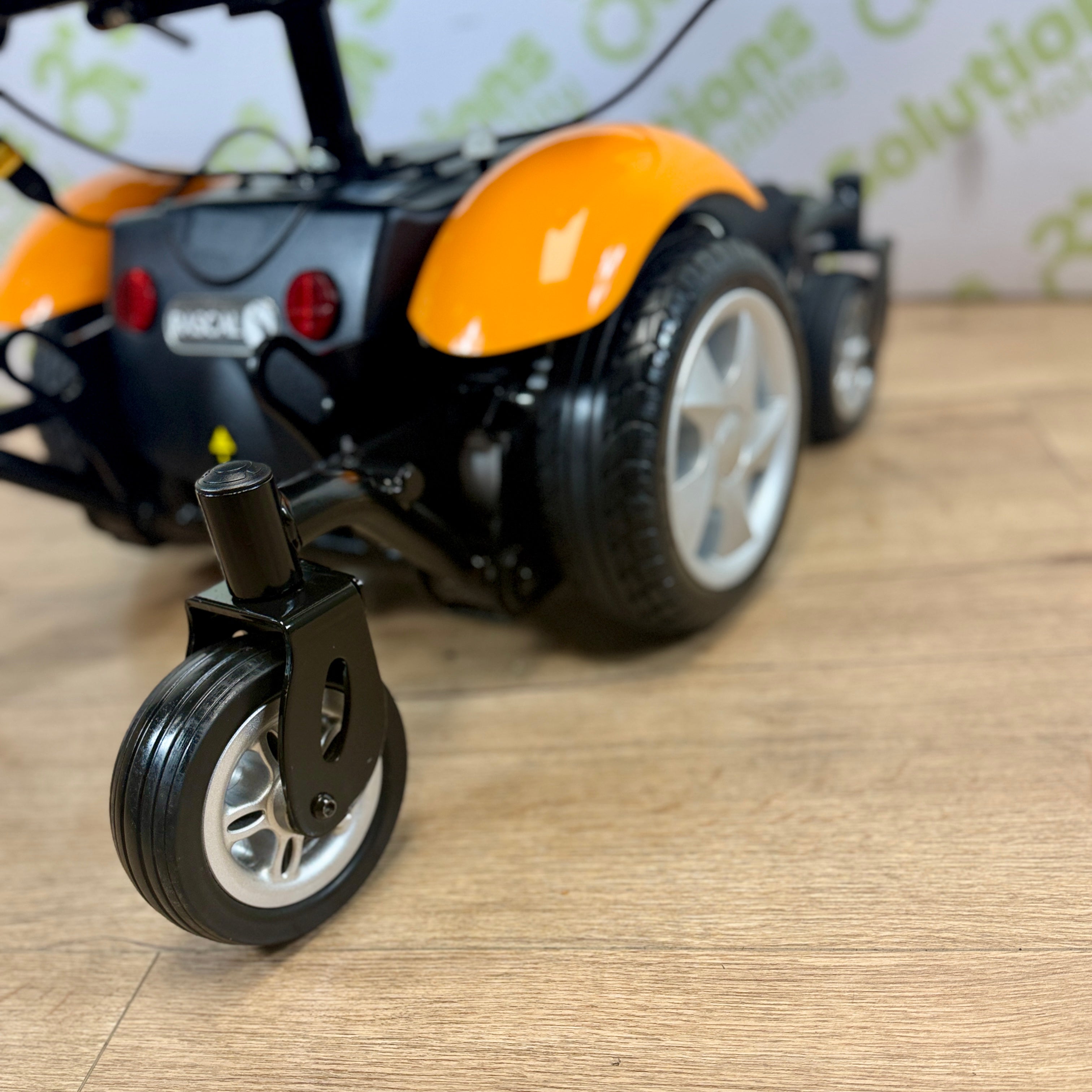 Rascal Rialto 4mph Mid Wheel Drive Electric Mobility Powerchair