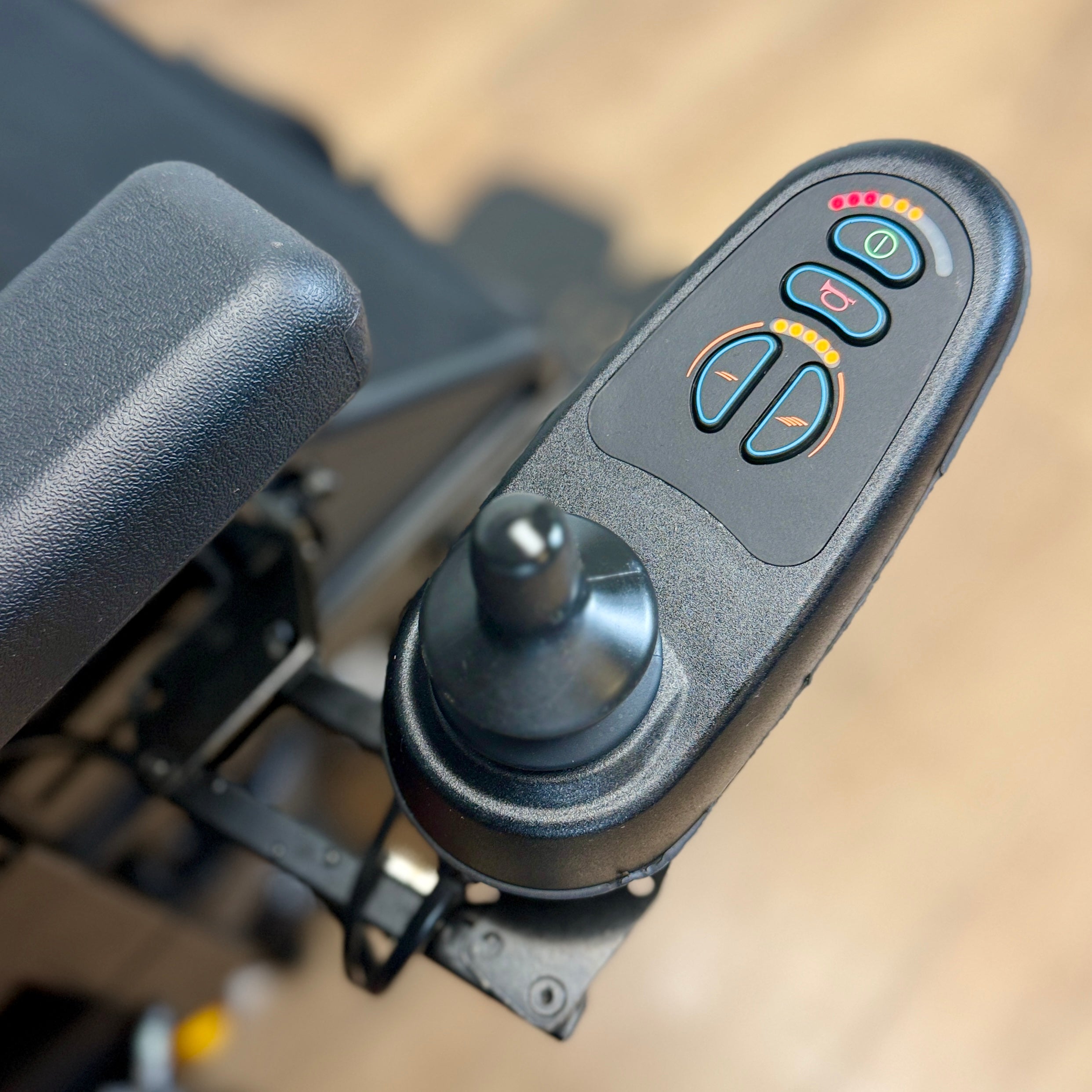 Quickie Q100R Powerchair - Narrow 4mph Rear Wheel Drive