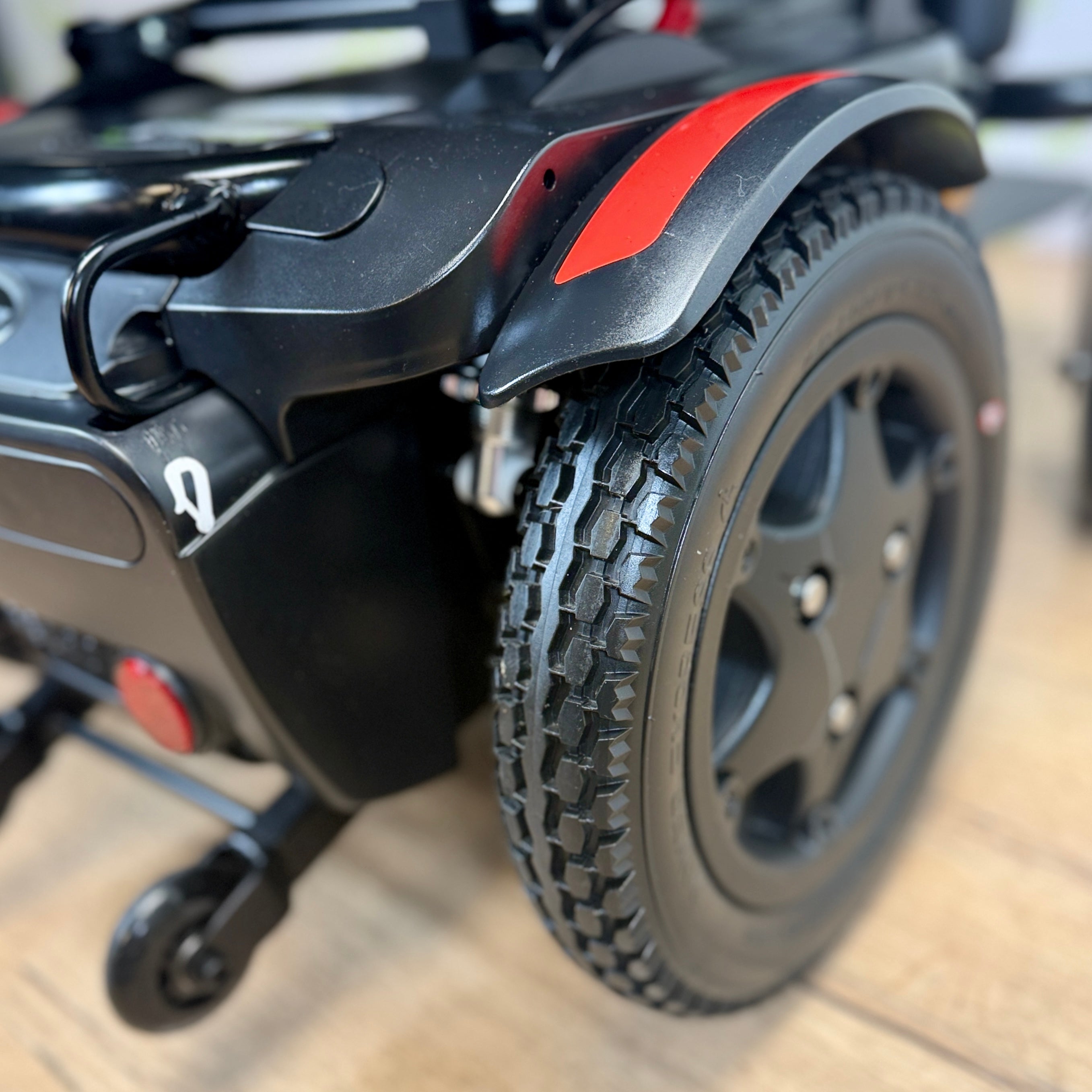 Quickie Q100R Powerchair - Narrow 4mph Rear Wheel Drive