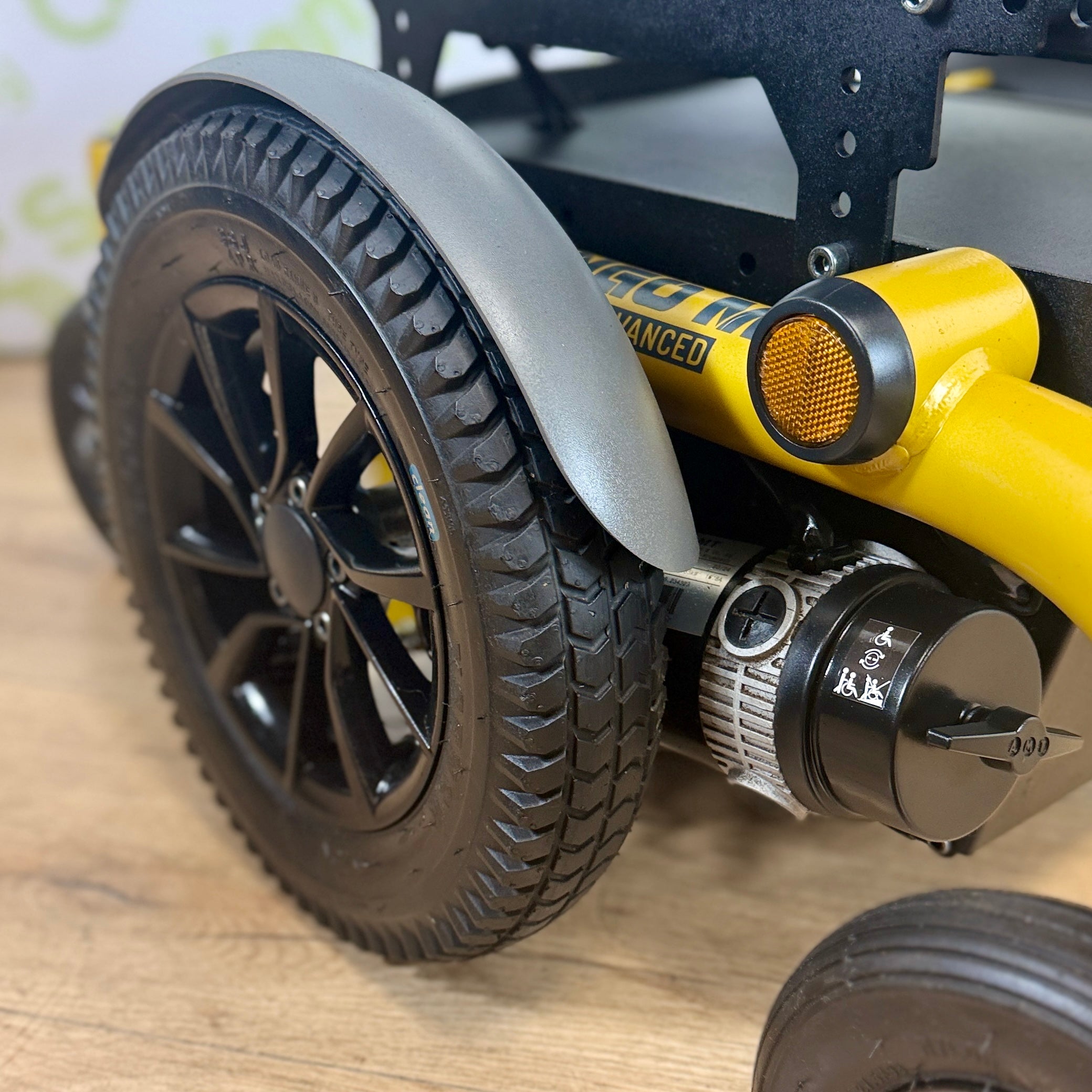 Dietz Sango M Advanced 6mph Electric Mobility Rise, Tilt,  Powerchair