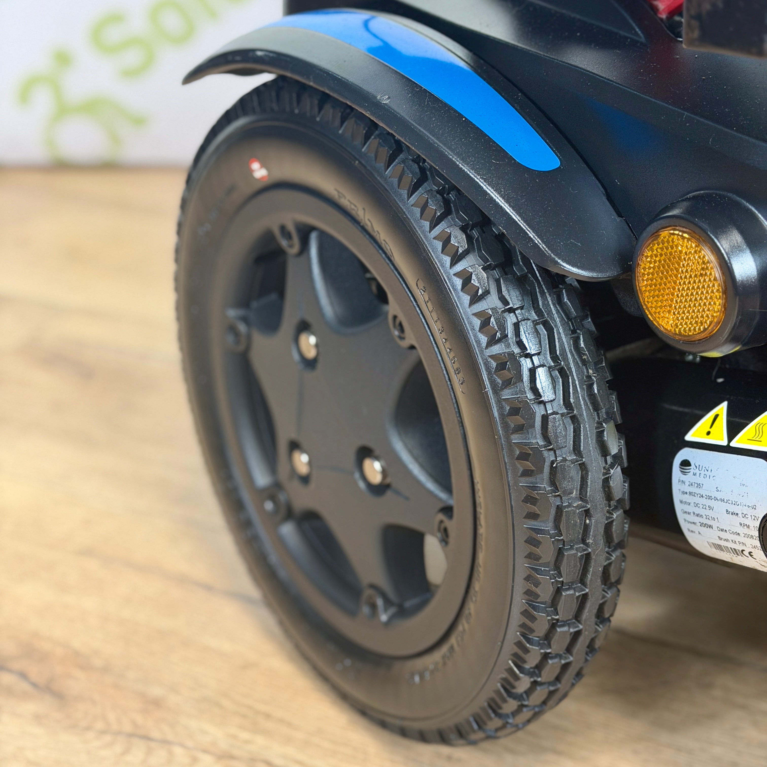 Quickie Q100R Powerchair - Narrow 4mph Rear Wheel Drive
