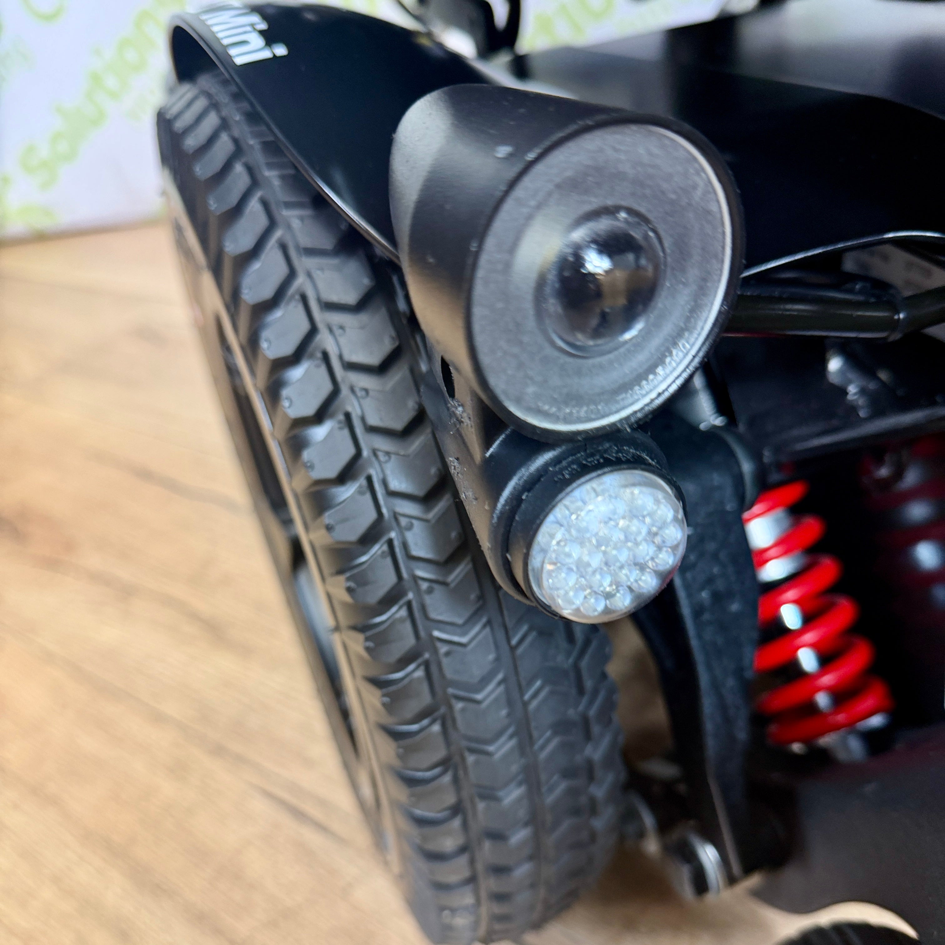 Quickie Q300M Mini MWD 6mph Powerchair Electric Rise and Tilt