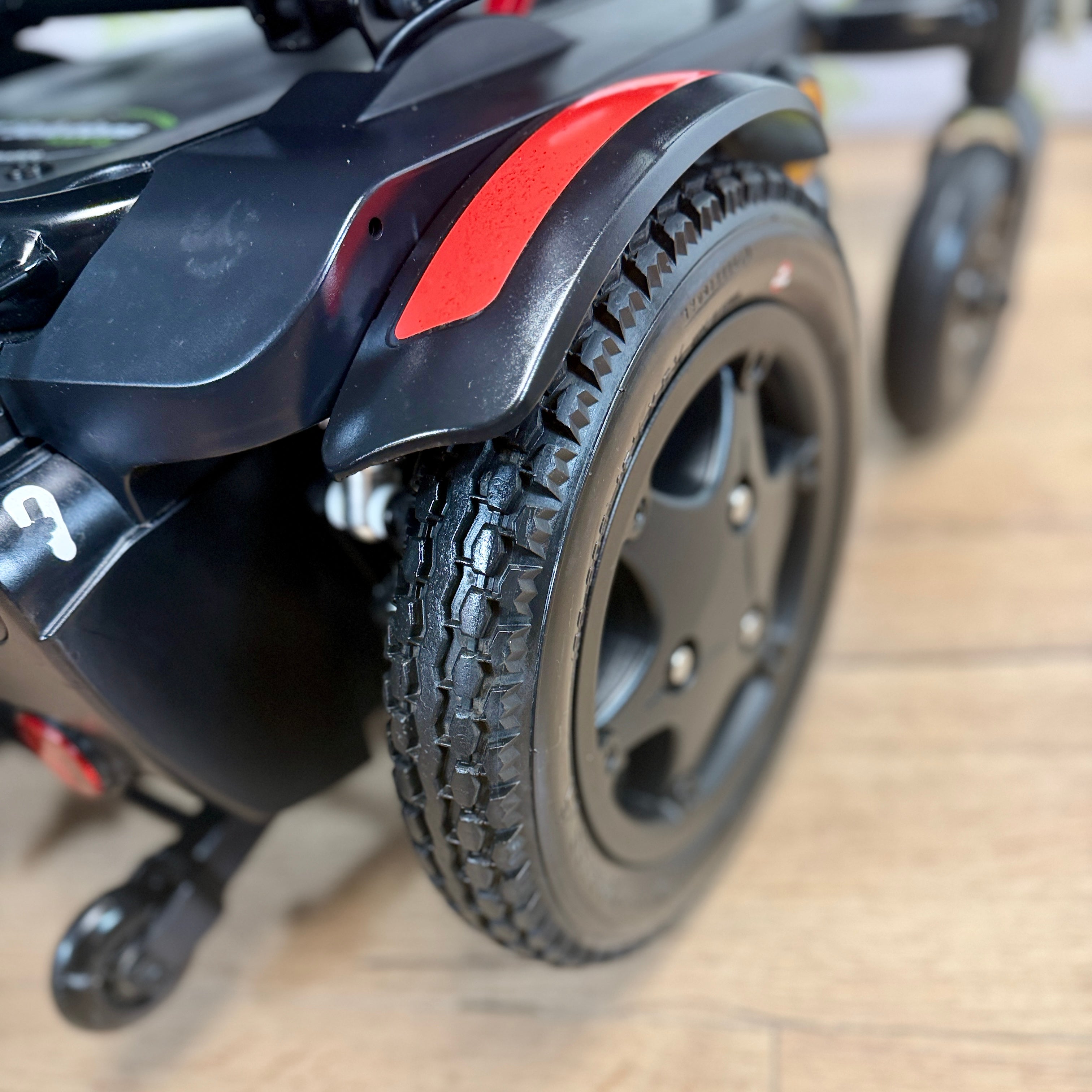 Quickie Q100R Powerchair - Narrow 4mph Rear Wheel Drive