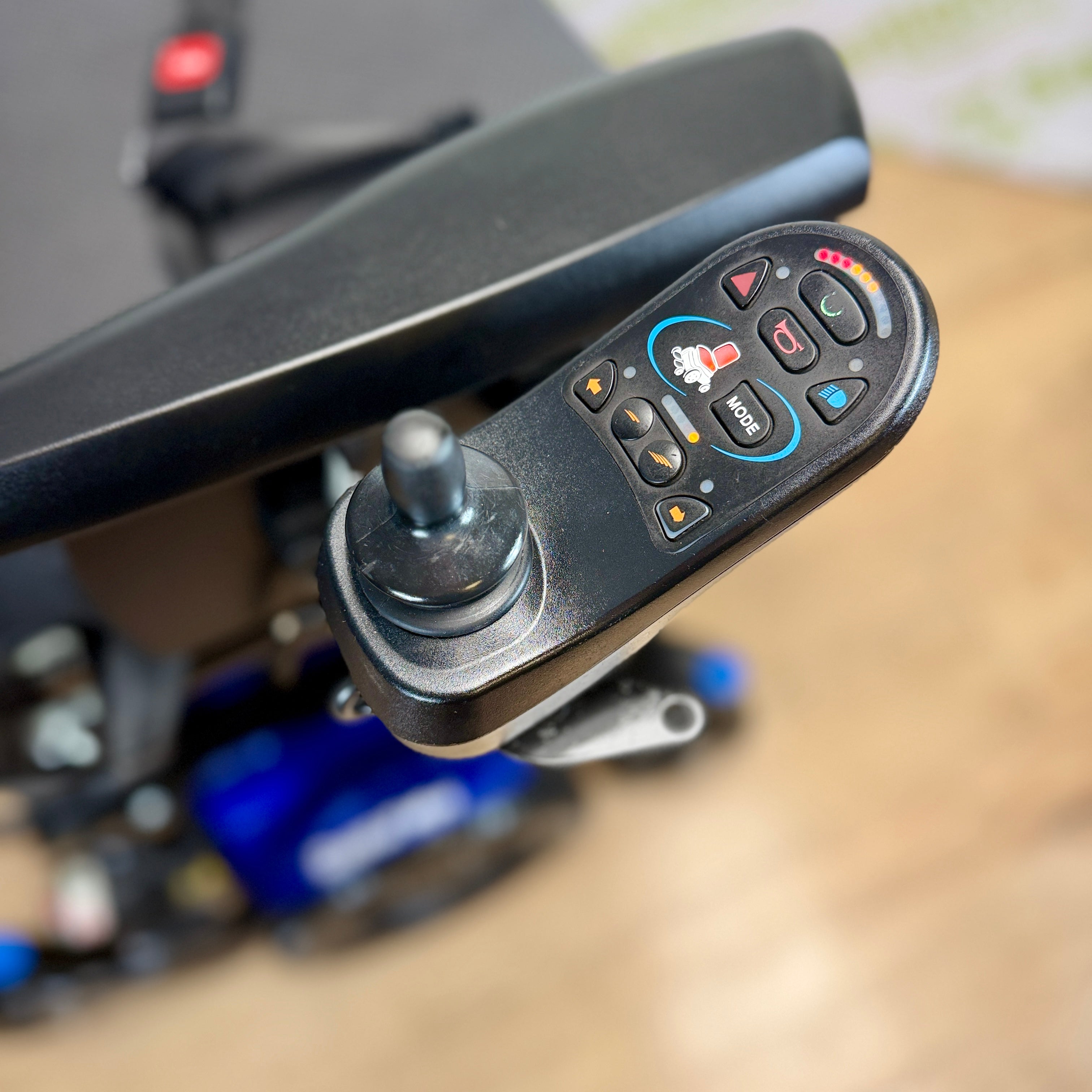 Quickie Q300M Mini MWD 6mph Powerchair Electric Rise and Tilt