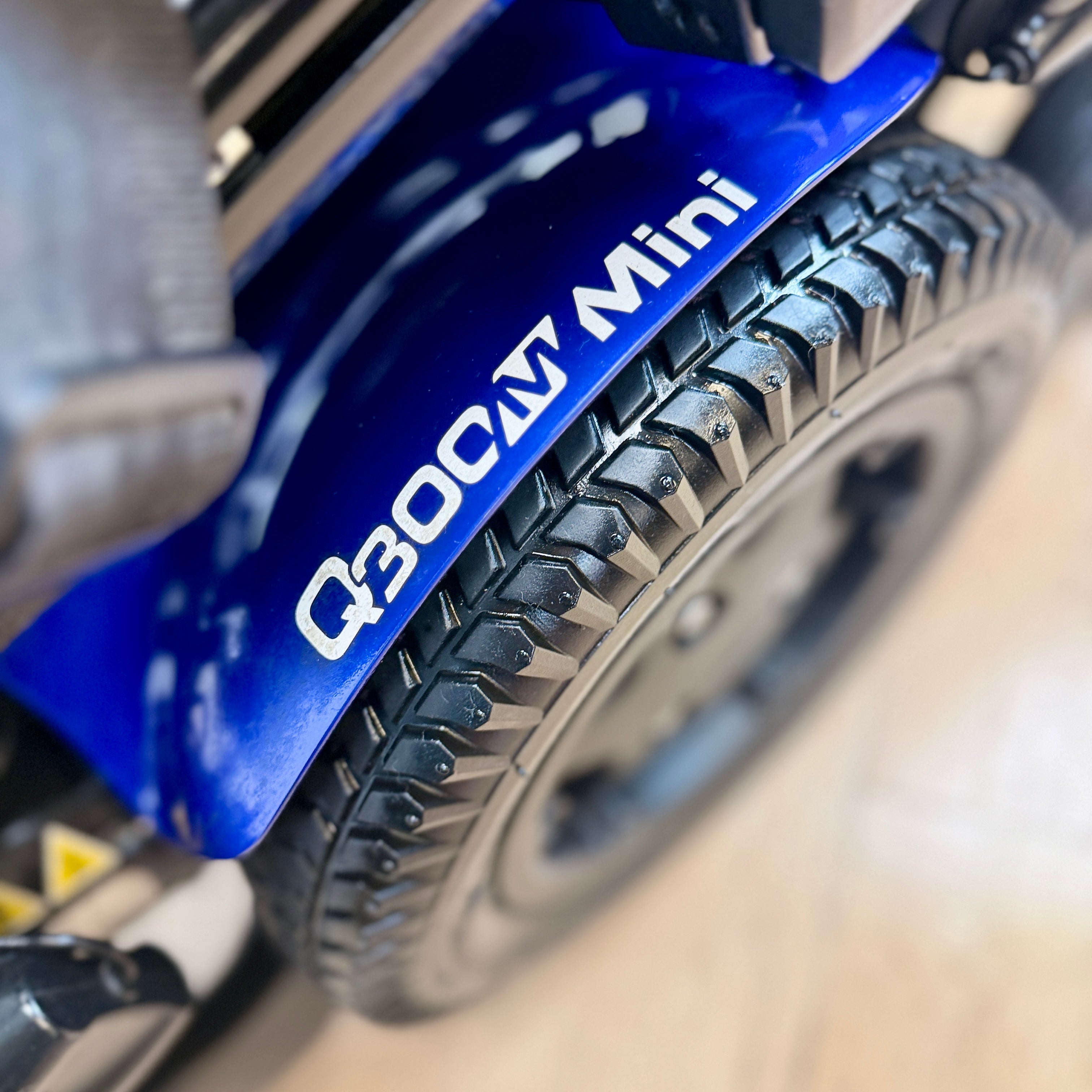 Quickie Q300M Mini MWD 6mph Powerchair Electric Rise and Tilt