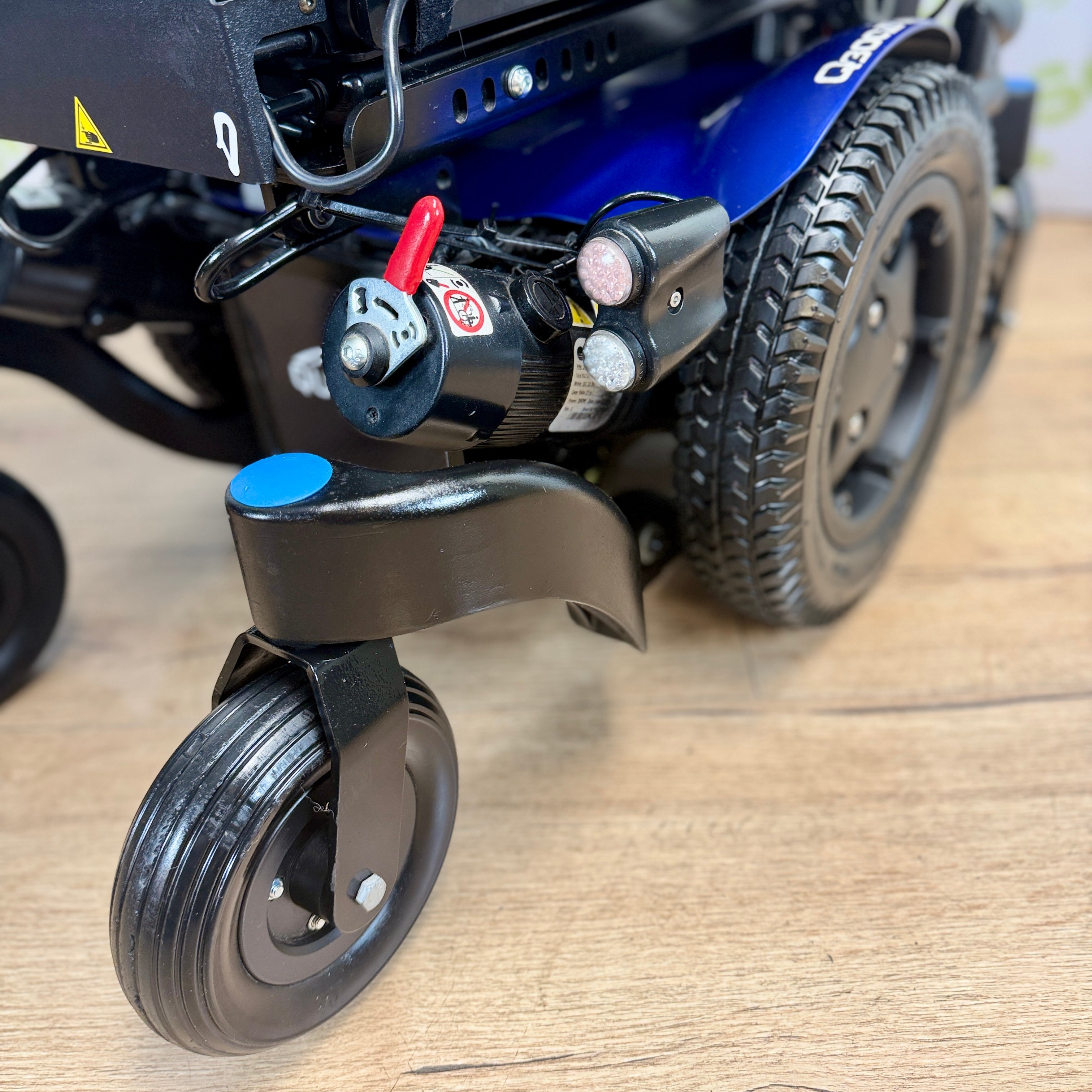 Quickie Q300M Mini MWD 6mph Powerchair Electric Rise and Tilt