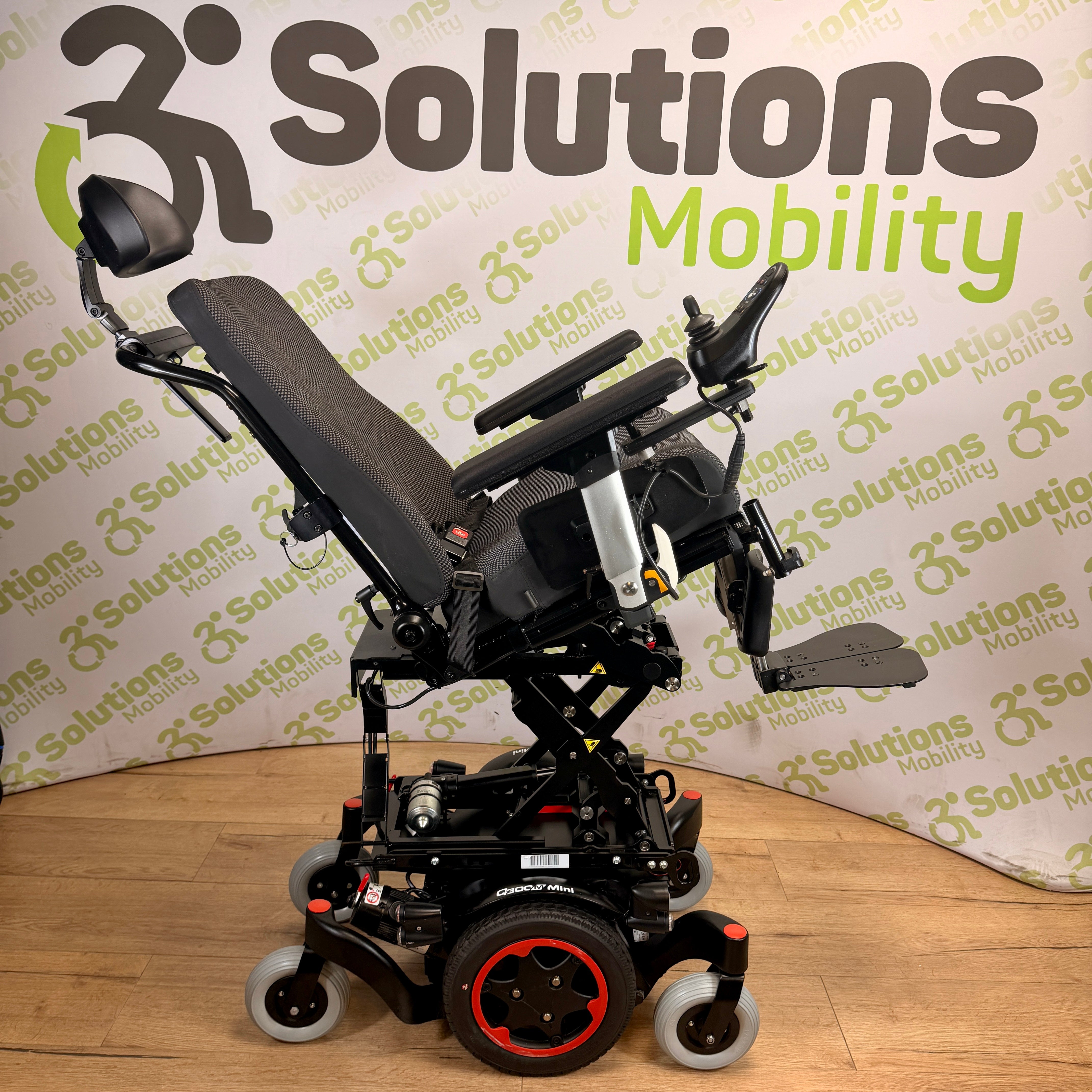 Quickie Q300M Mini MWD 6mph Powerchair Electric Rise and Tilt