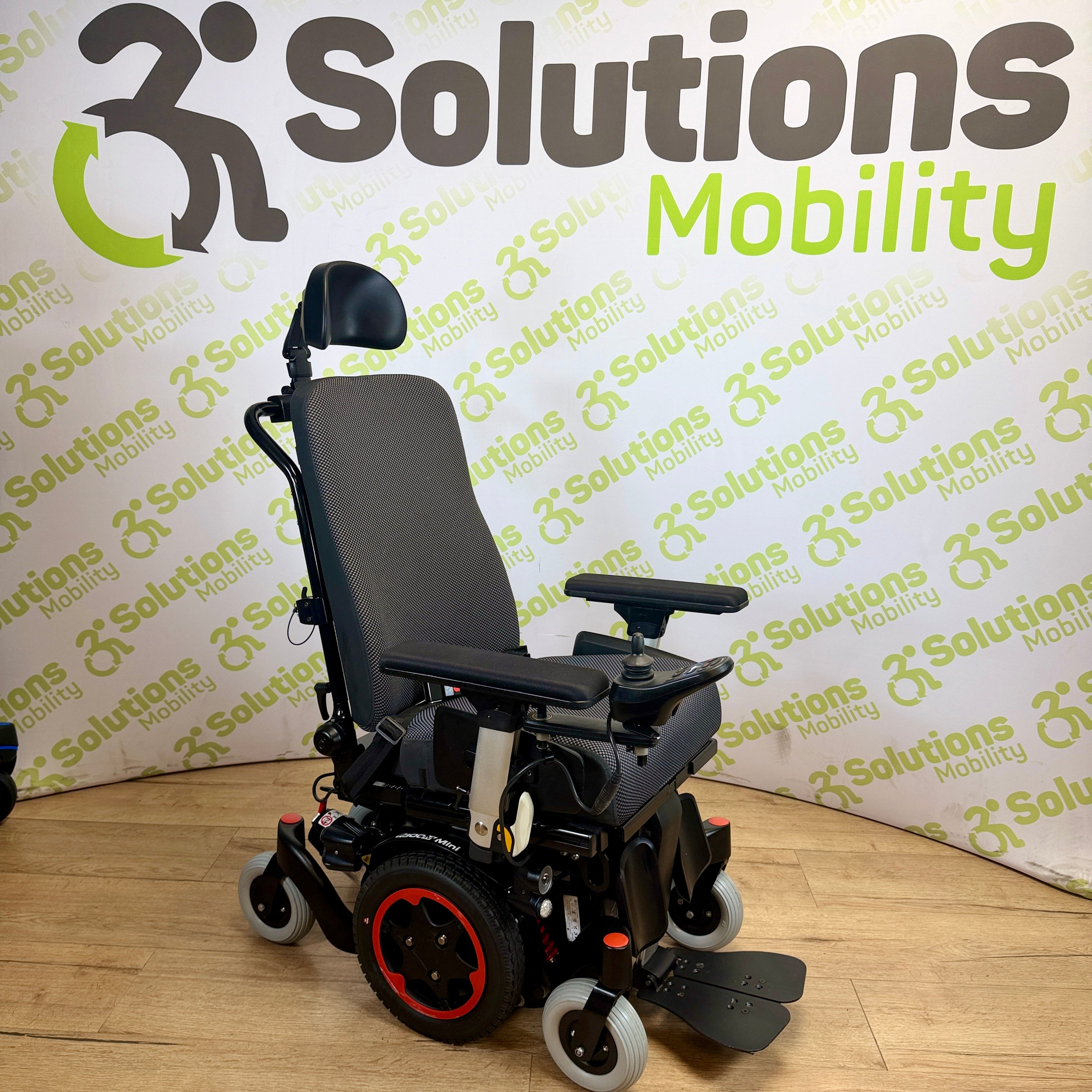 Quickie Q300M Mini MWD 6mph Powerchair Electric Rise and Tilt