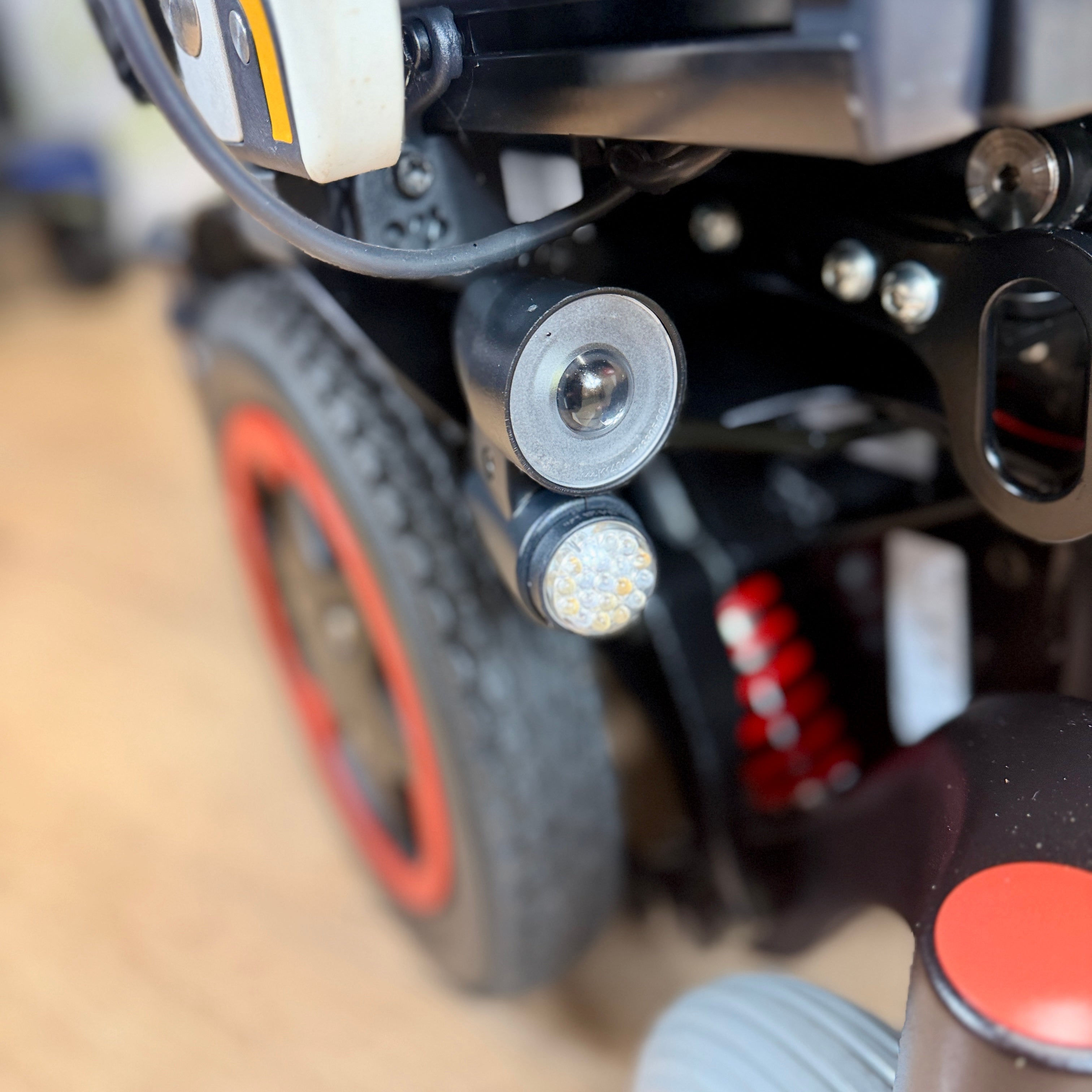 Quickie Q300M Mini MWD 6mph Powerchair Electric Rise and Tilt