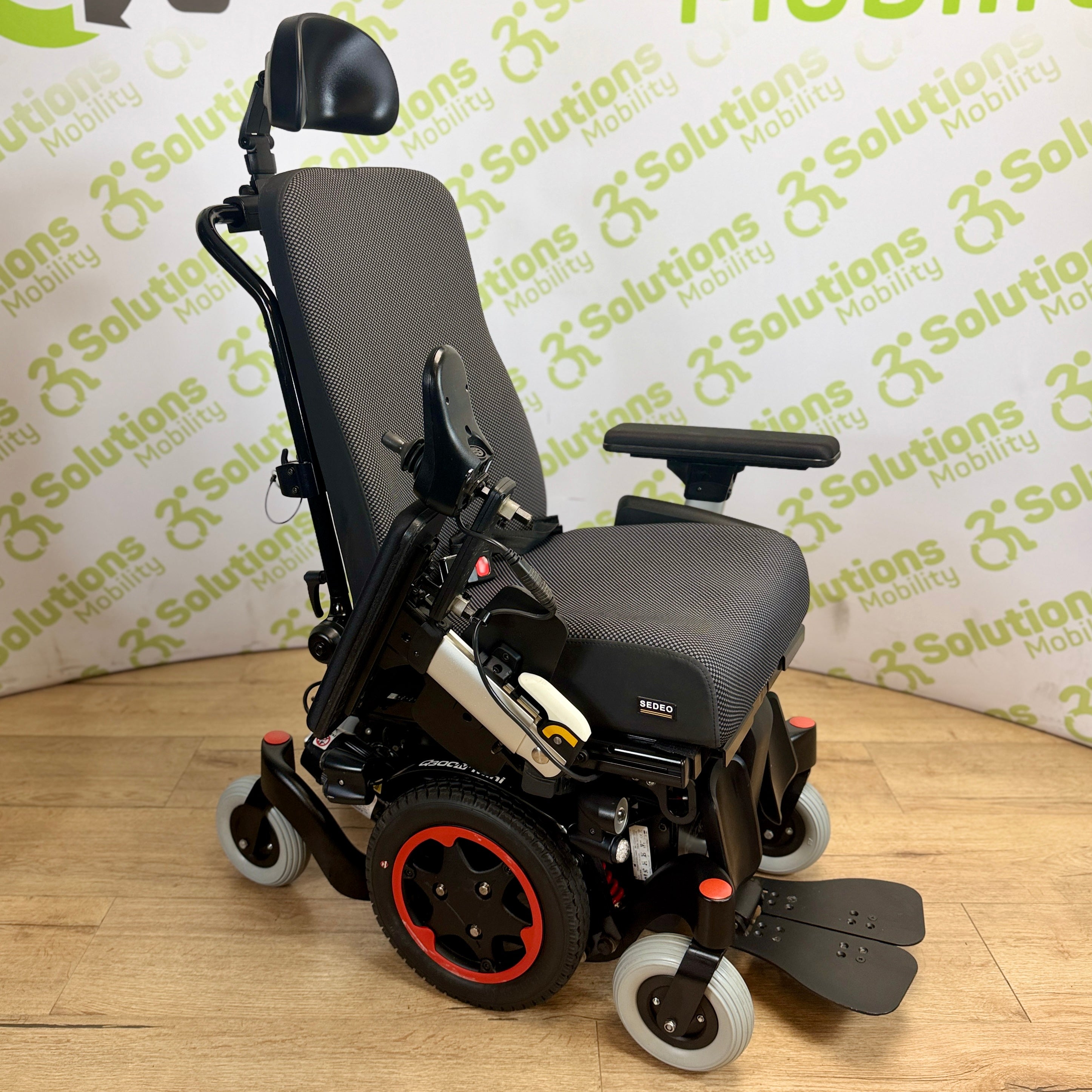 Quickie Q300M Mini MWD 6mph Powerchair Electric Rise and Tilt