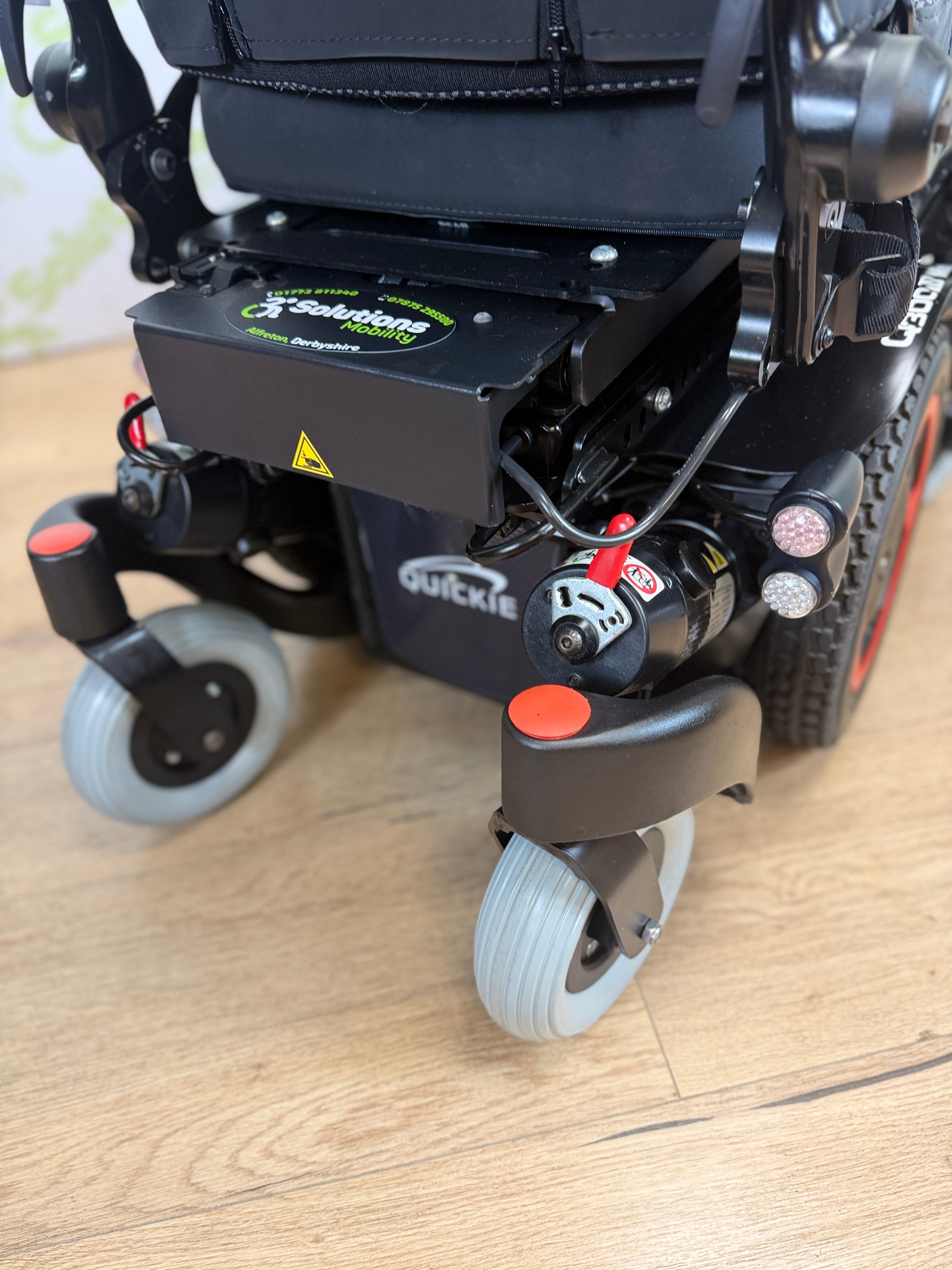 Quickie Q300M Mini MWD 6mph Powerchair Electric Rise and Tilt