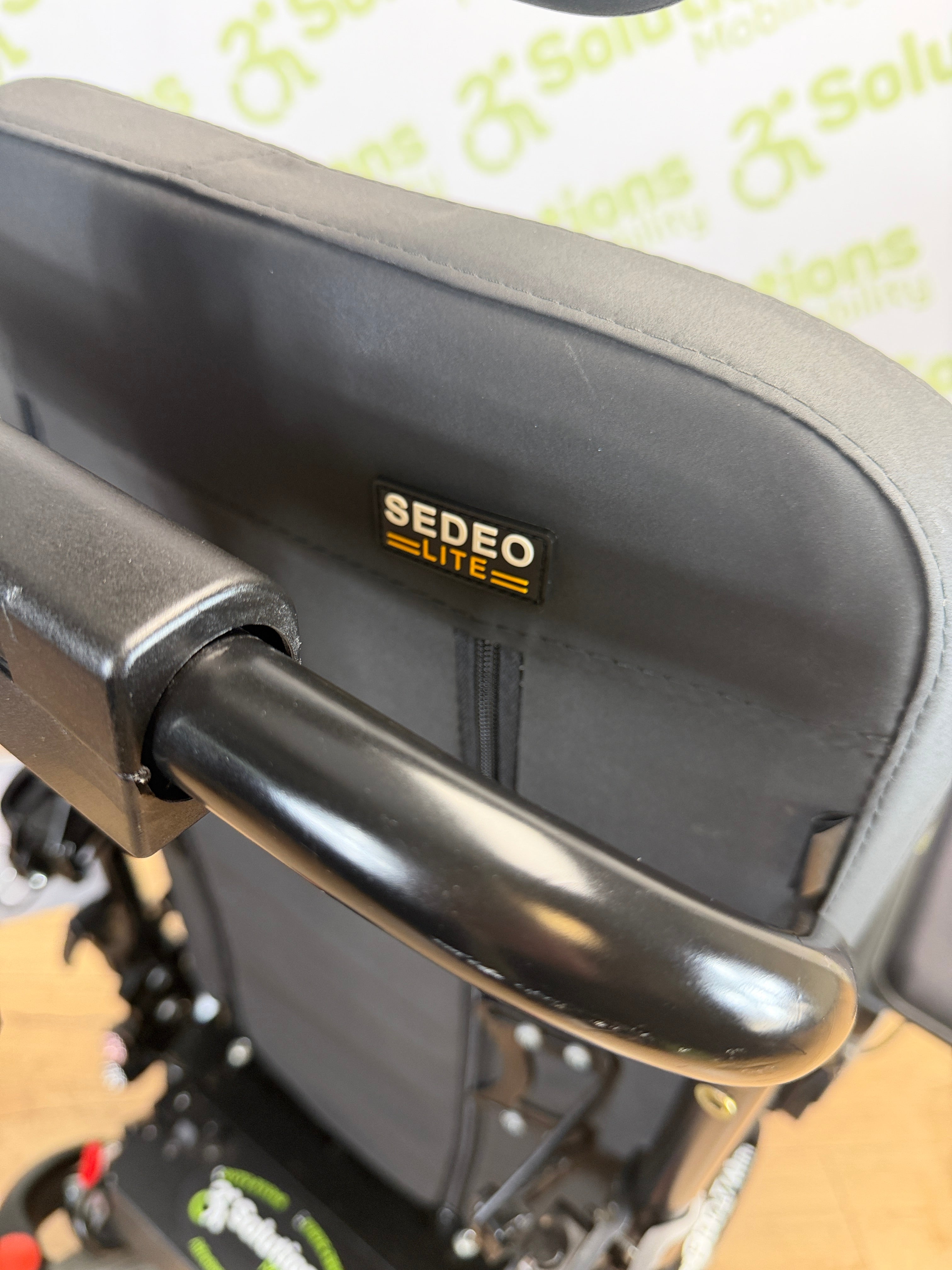 Quickie Q300M Mini MWD 6mph Powerchair Electric Rise and Tilt