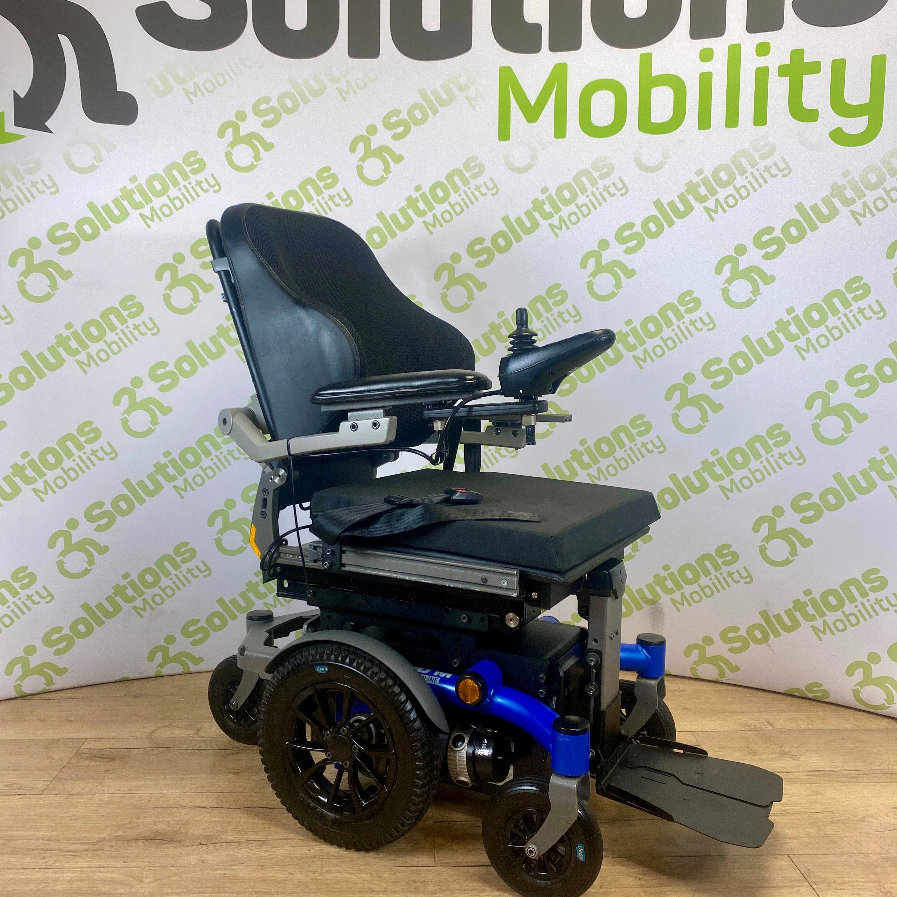 Dietz Sango M Slimline 4mph Electric Mobility Rise And Tilt  Powerchair