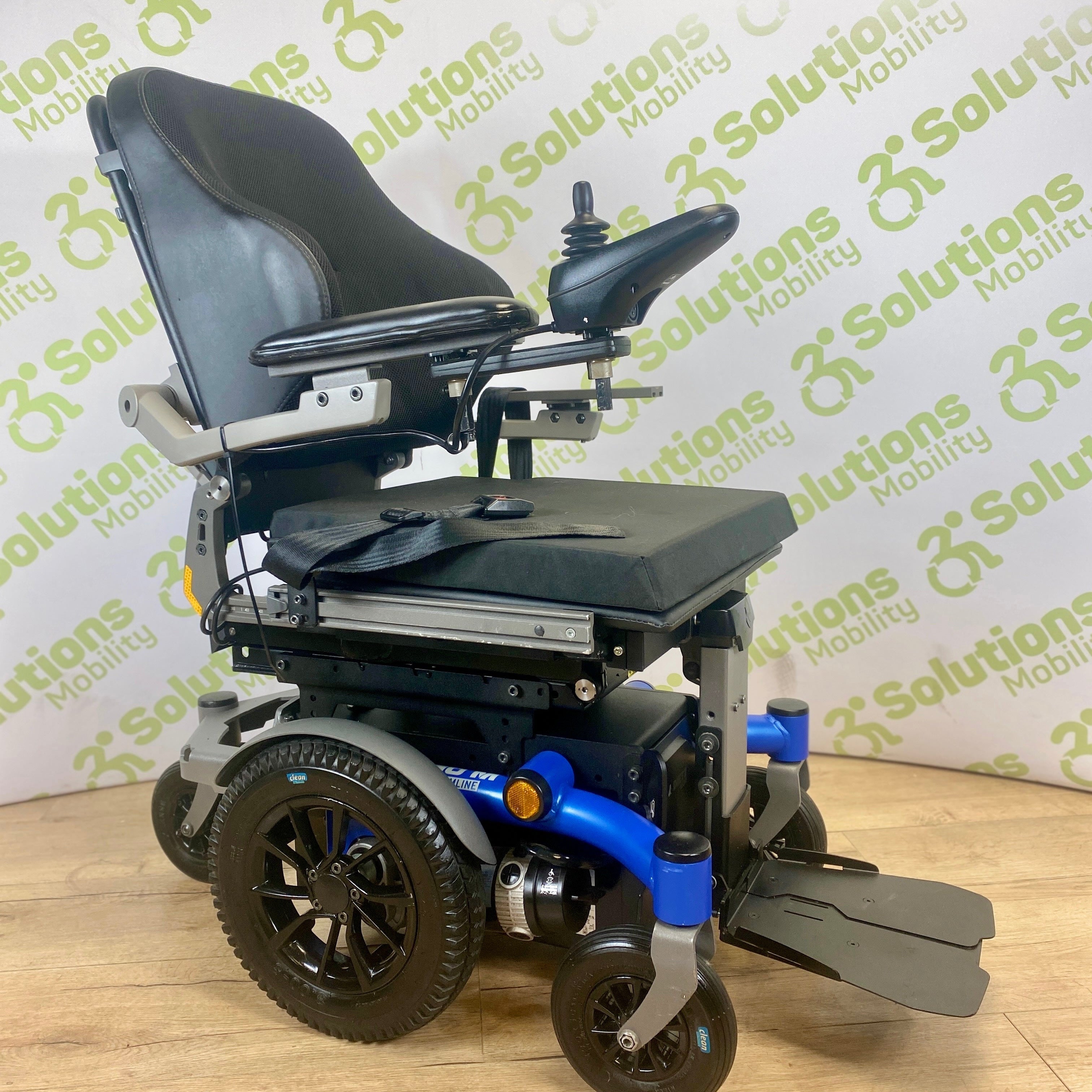 Dietz Sango M Slimline 4mph Electric Mobility Rise And Tilt  Powerchair