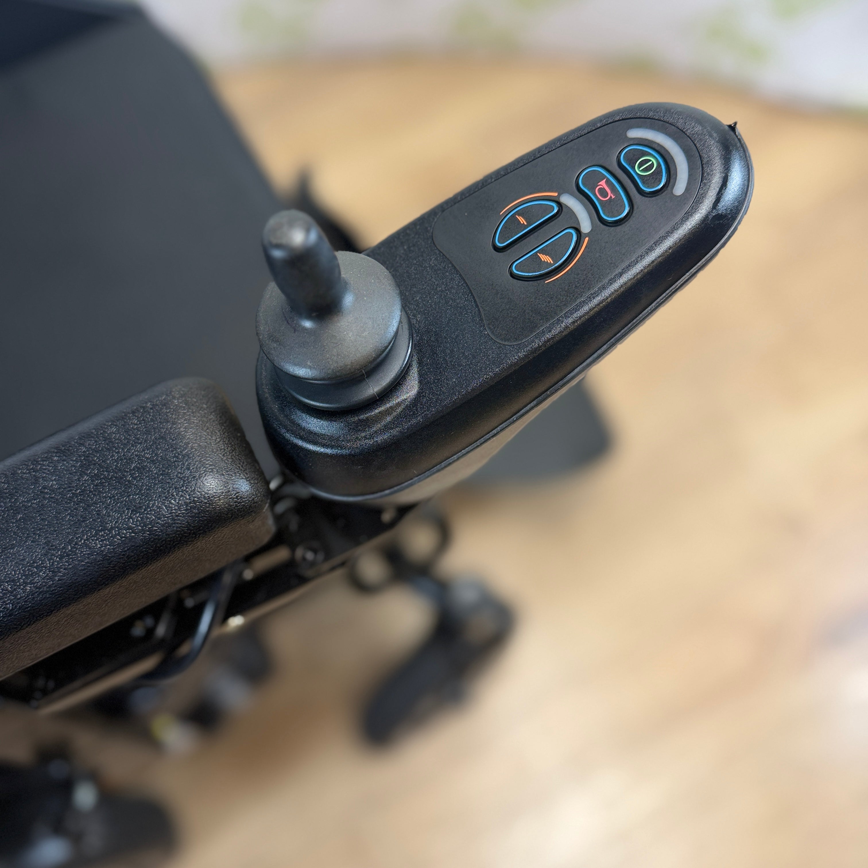 Quickie Q100R Powerchair - Narrow 4mph Rear Wheel Drive