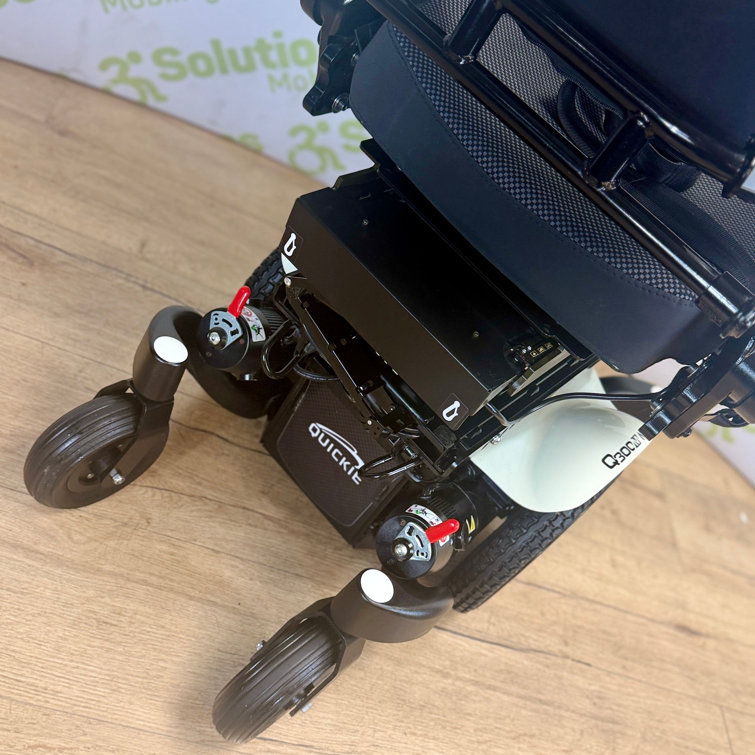 Quickie Q300M Mini MWD 4mph Powerchair Electric Rise and Tilt 12 Month warranty