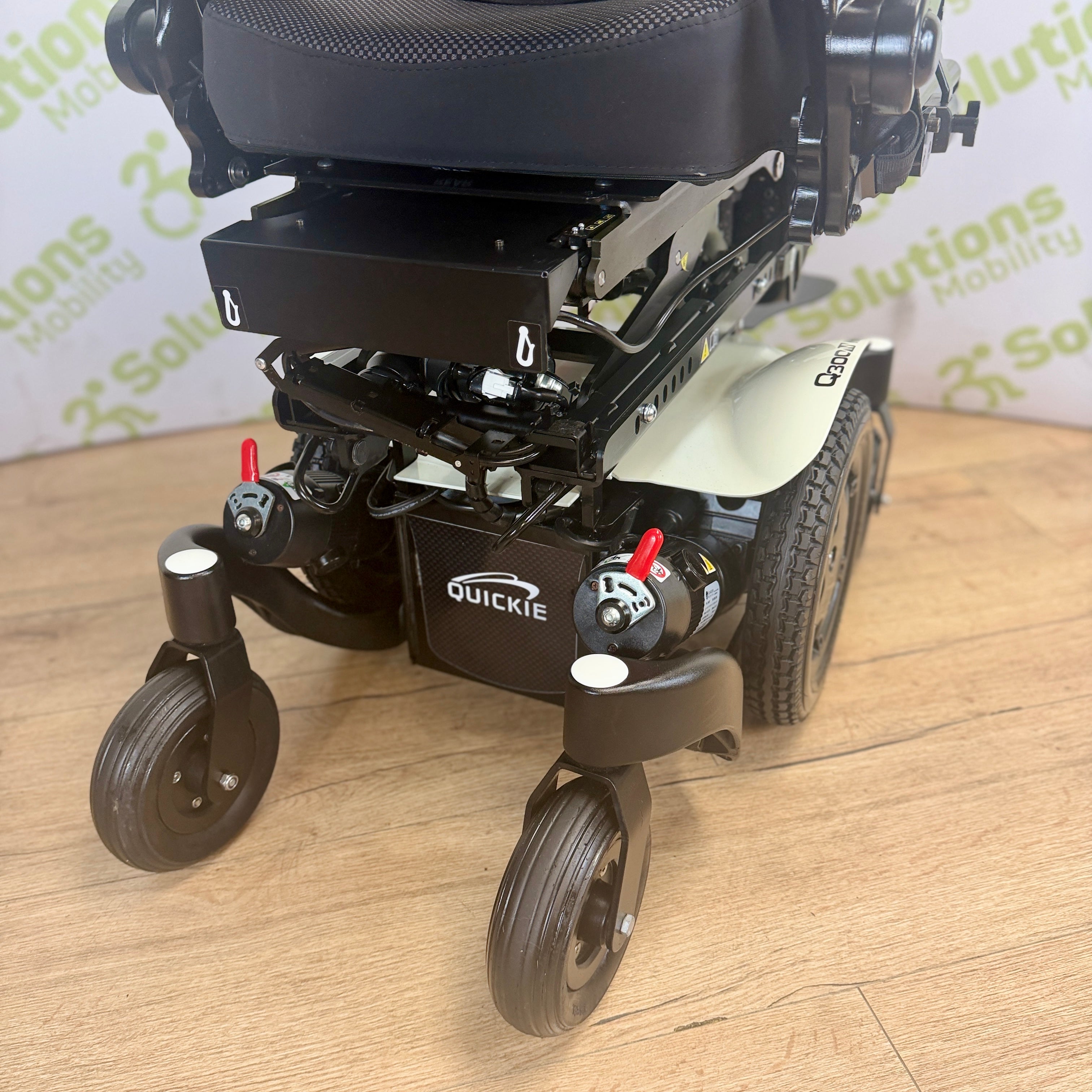 Quickie Q300M Mini MWD 4mph Powerchair Electric Rise and Tilt 12 Month warranty