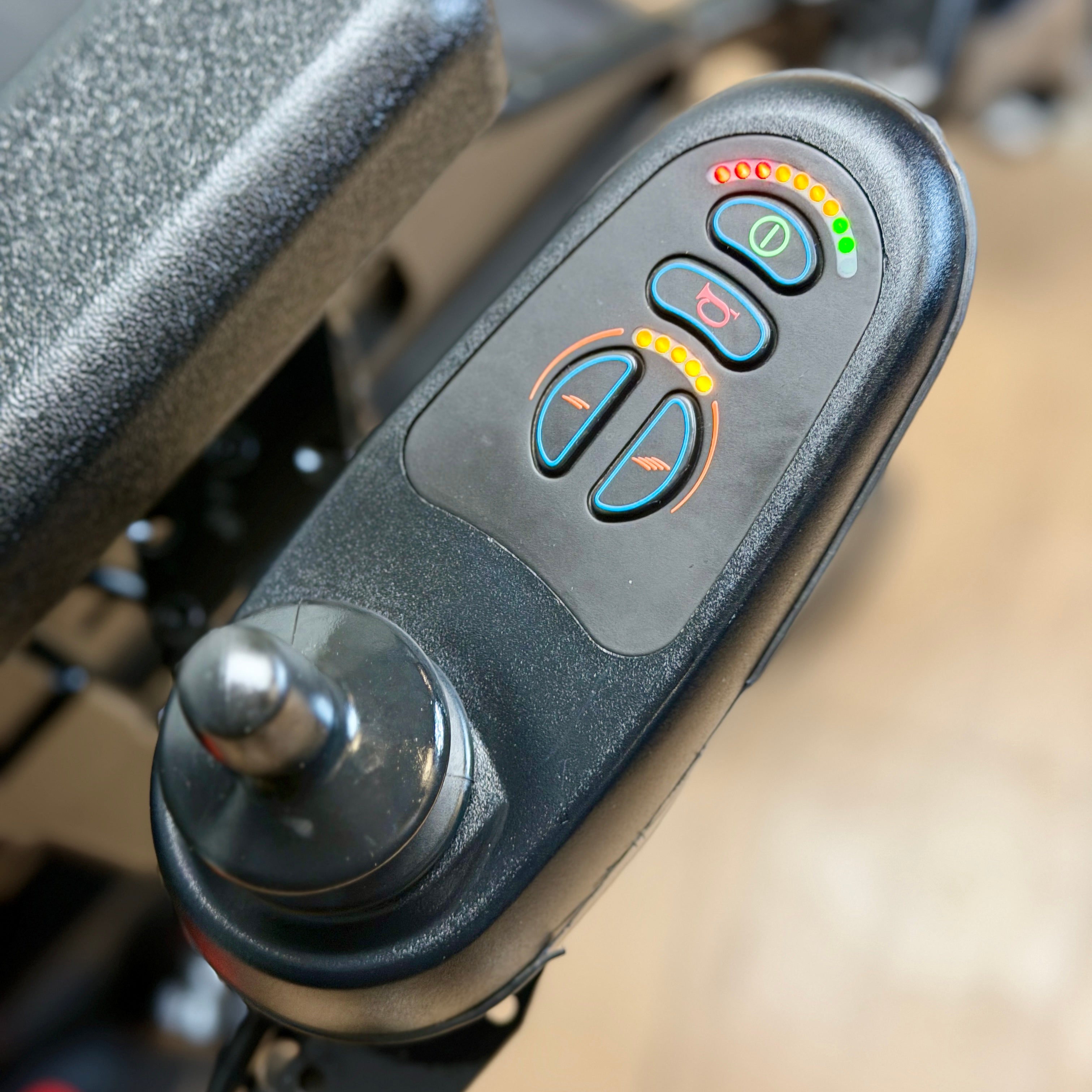 Quickie Q100R Powerchair - Narrow 4mph Rear Wheel Drive