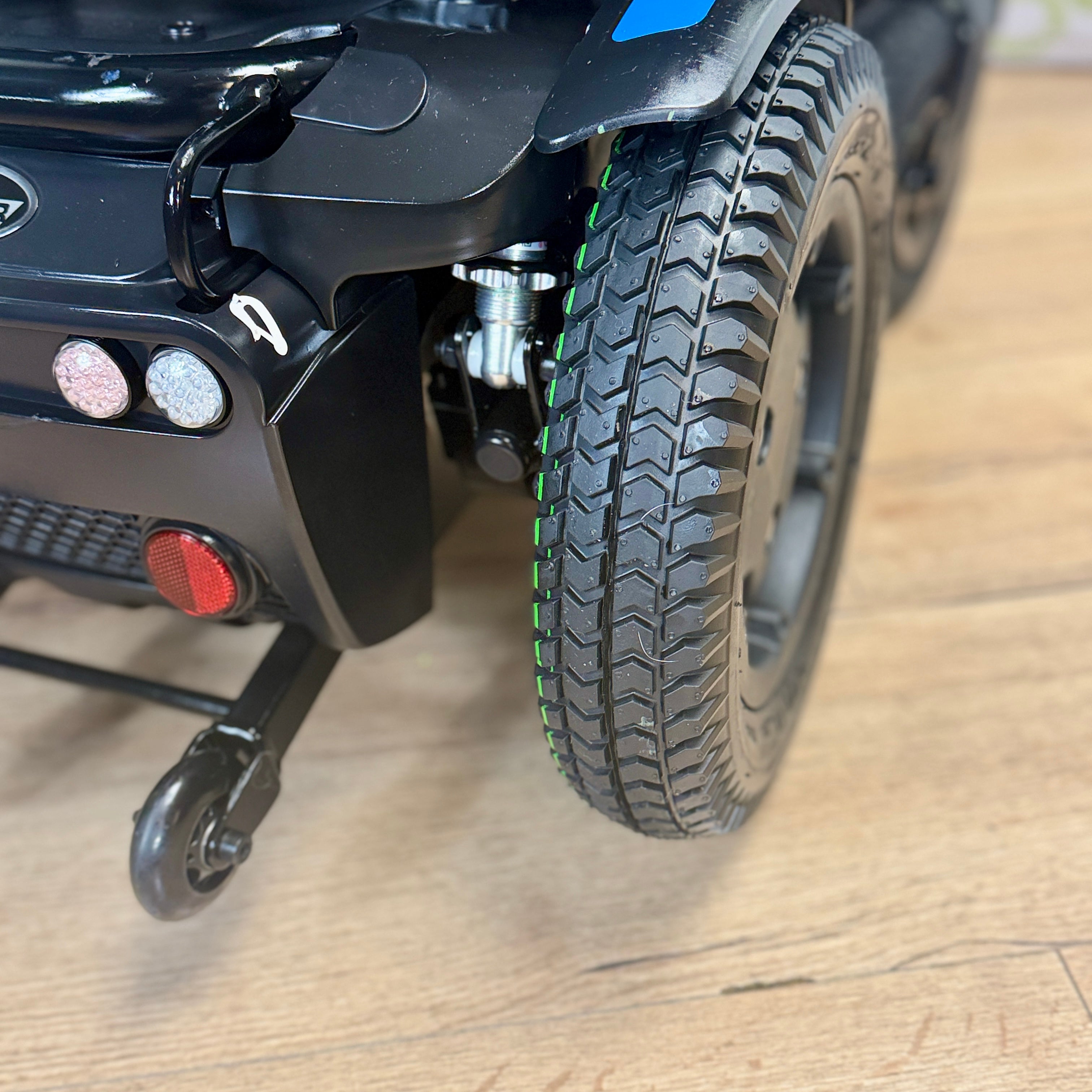 Quickie Q200R RWD 4 MPH Electric, Mobility Powerchair Scooter 12 month warranty