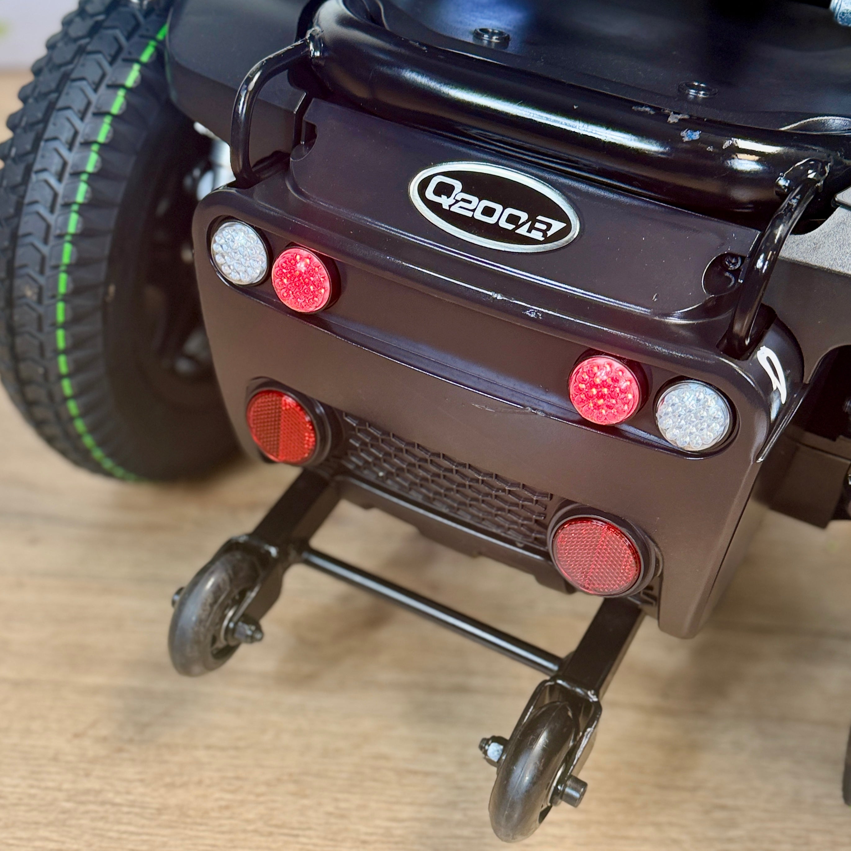 Quickie Q200R RWD 4 MPH Electric, Mobility Powerchair Scooter 12 month warranty