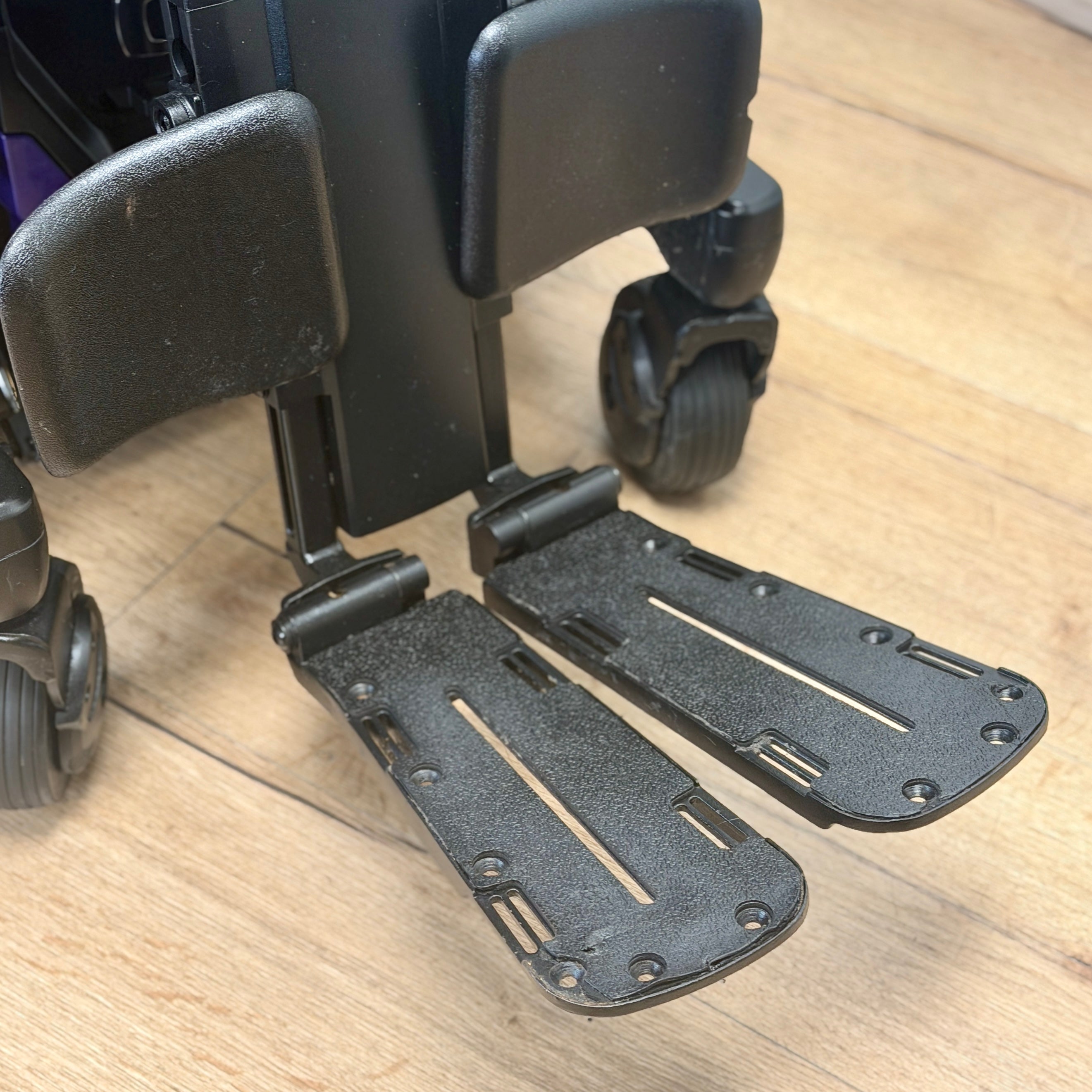 Pride Q6 Edge 3 Stretto 6mph Powerchair