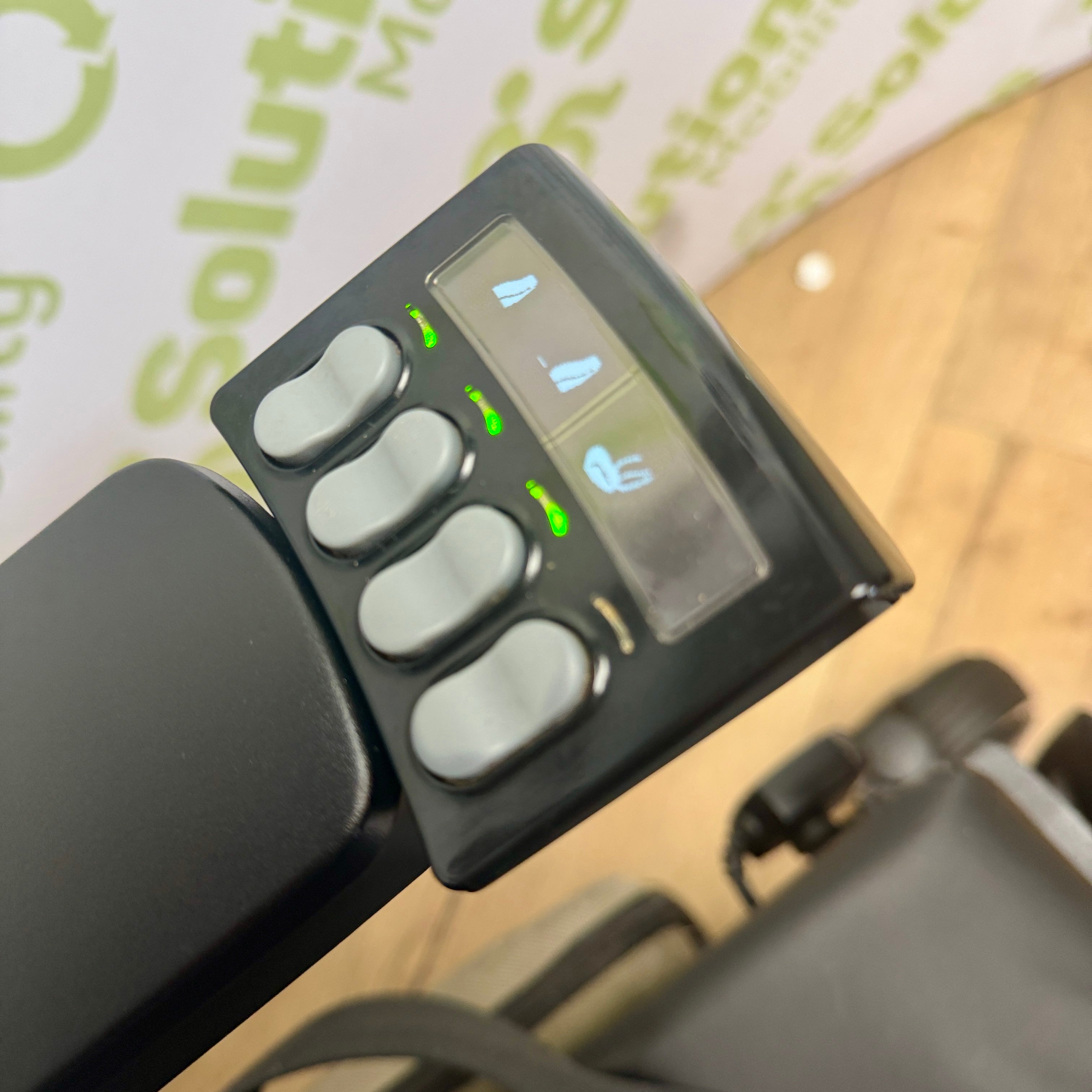 Pride Q6 Edge 3 6MPH Electric Tilt, Recline and Manual Footplate Mobility Powerchair