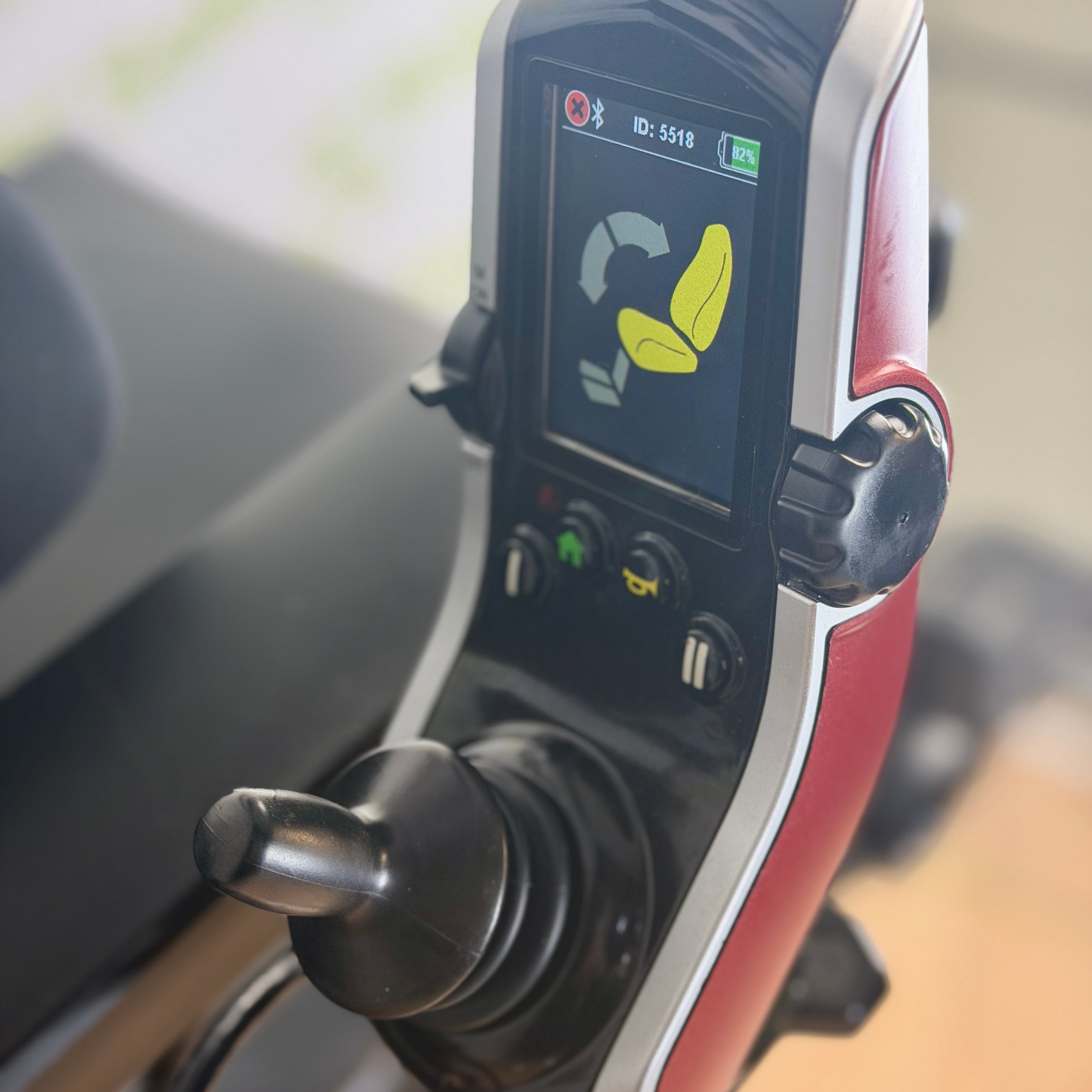 Pride Q6 Edge 3 6MPH Electric Tilt, Recline and Manual Footplate Mobility Powerchair