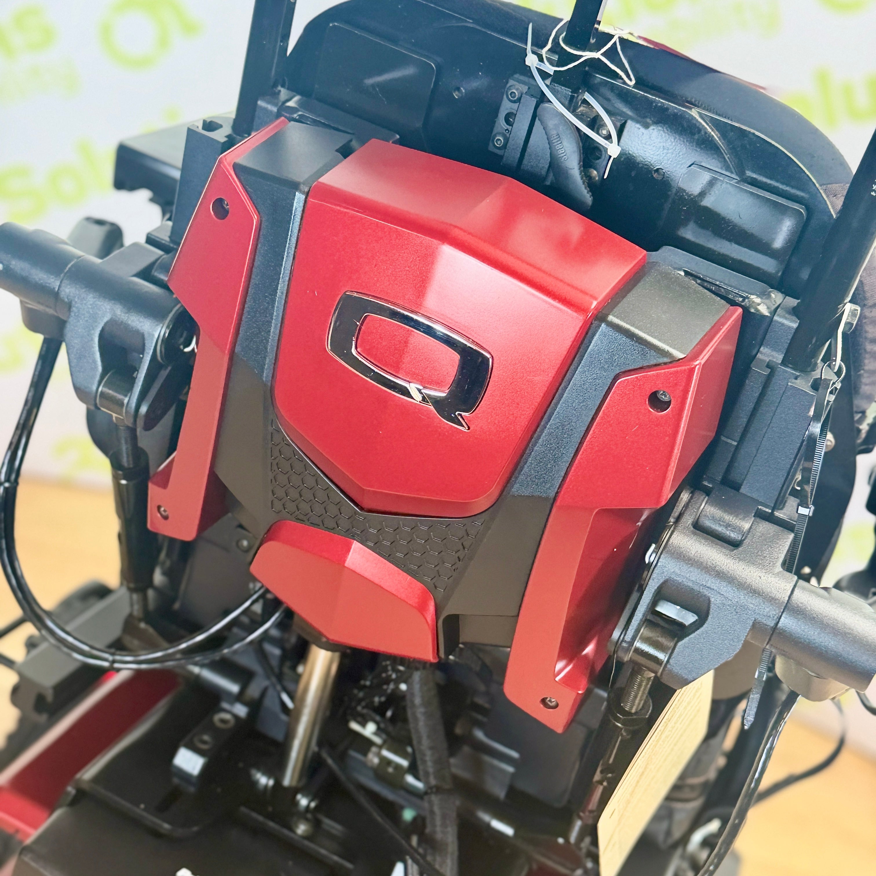 Pride Q6 Edge 3 6MPH Electric Tilt, Recline and Manual Footplate Mobility Powerchair