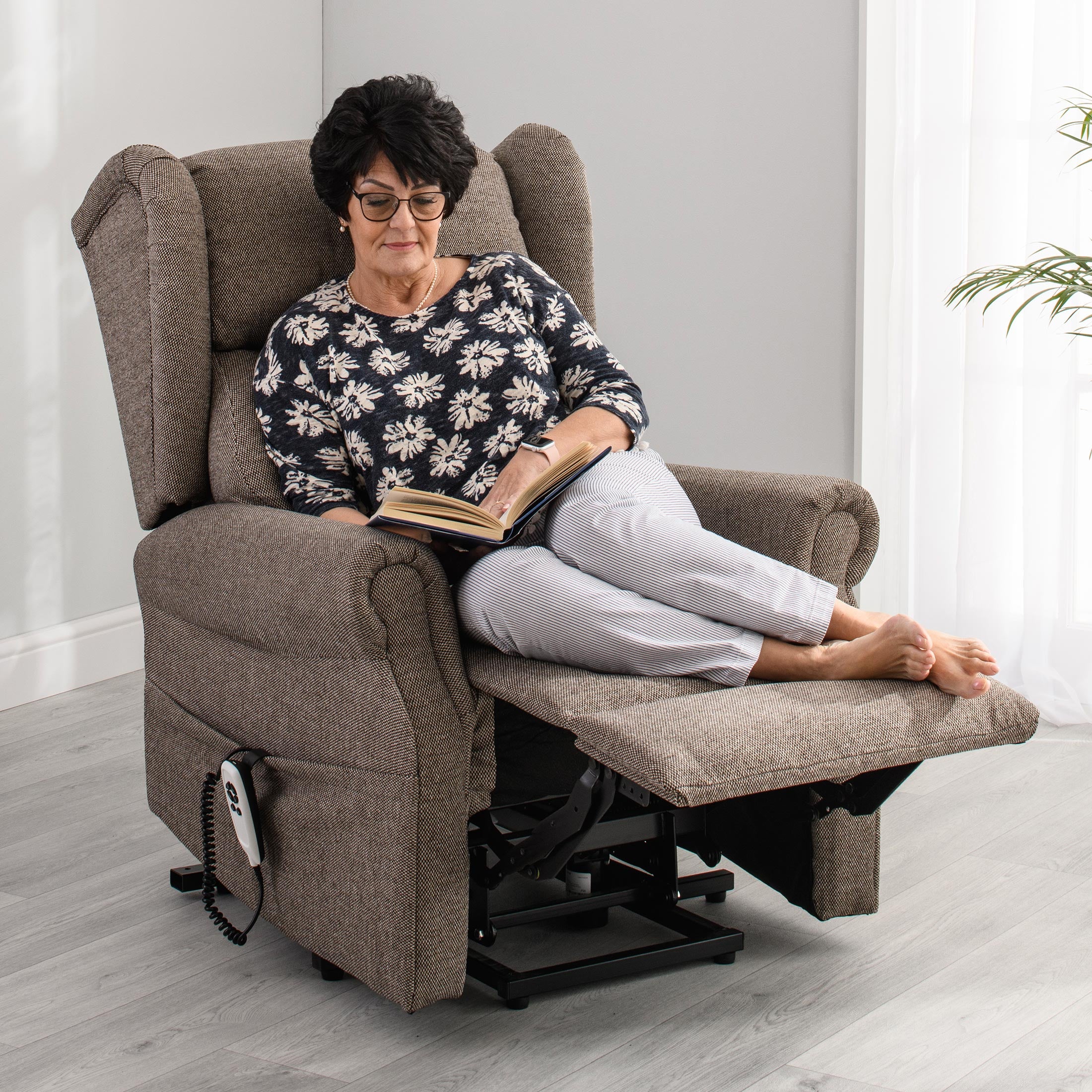The Thames - Lateral Back Dual Motor Riser Recliner – Solutions Mobility