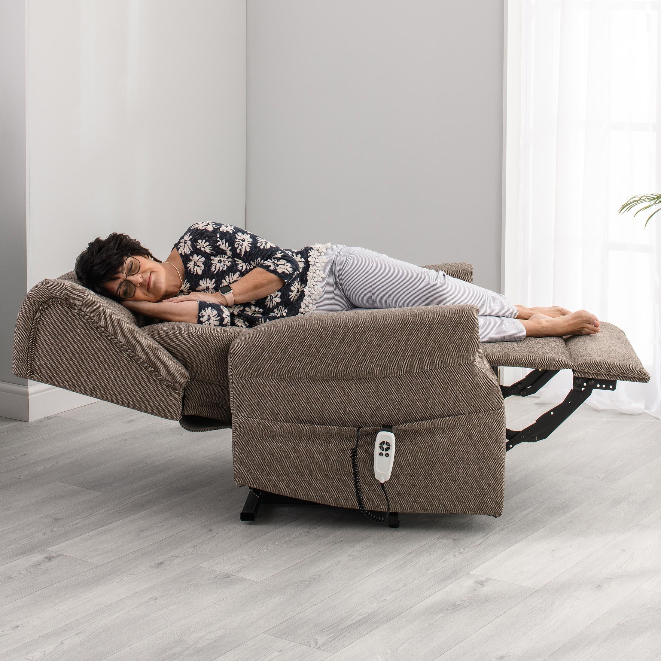 The Thames - Lateral Back Dual Motor Riser Recliner – Solutions Mobility