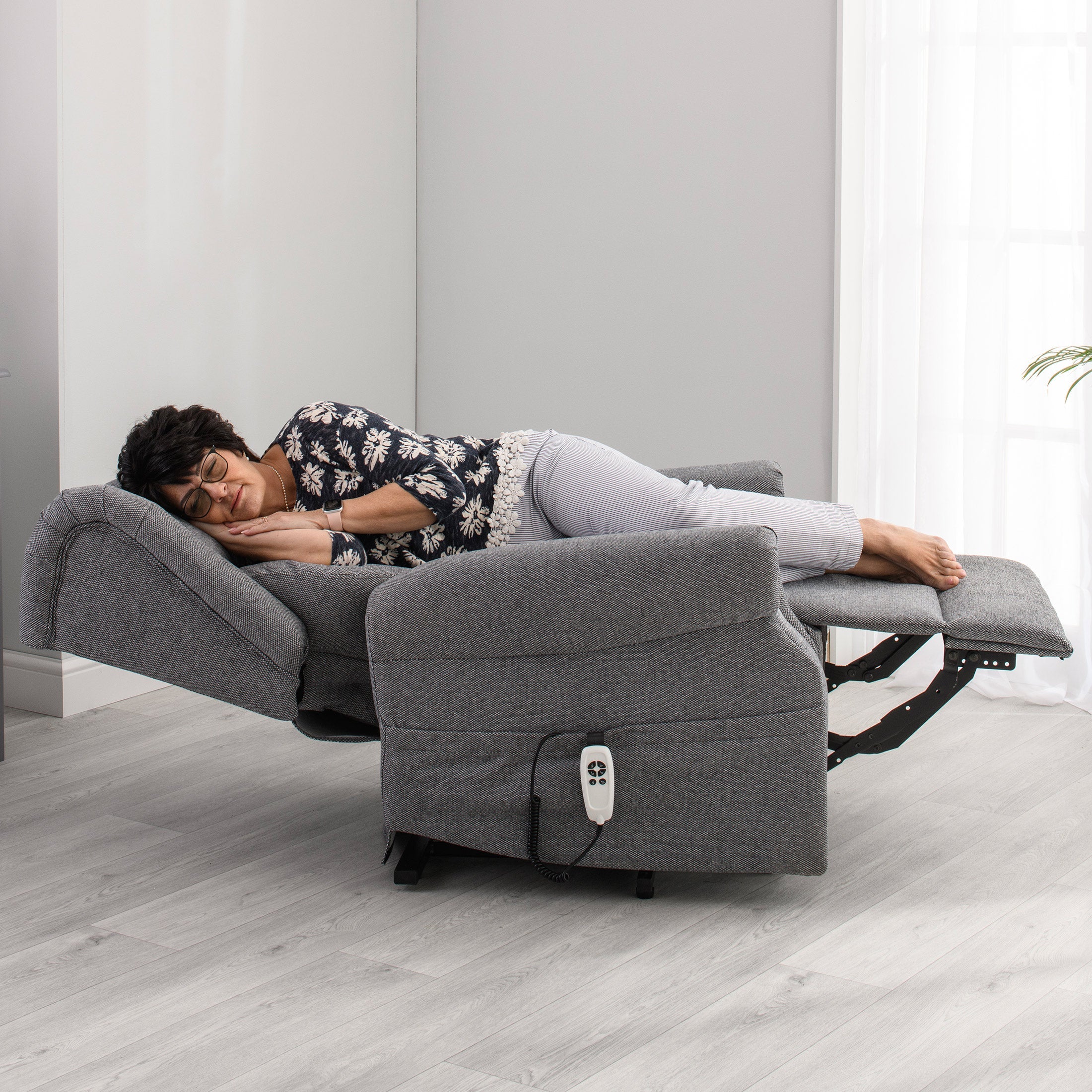 The Thames - Lateral Back Dual Motor Riser Recliner – Solutions Mobility
