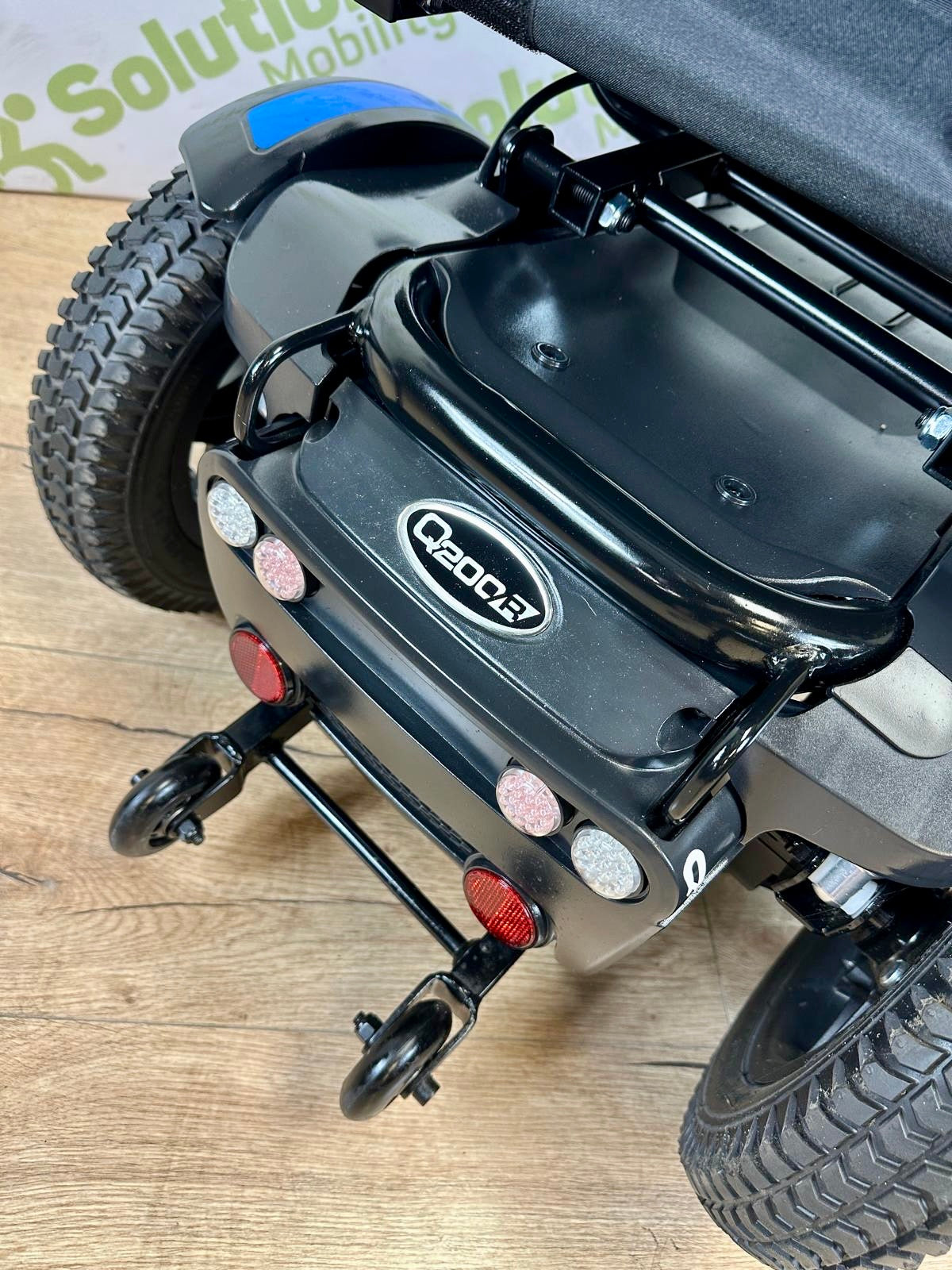 Quickie Q200R RWD 6 MPH Electric Seat Tilt, Lights ,Mobility Powerchair Scooter